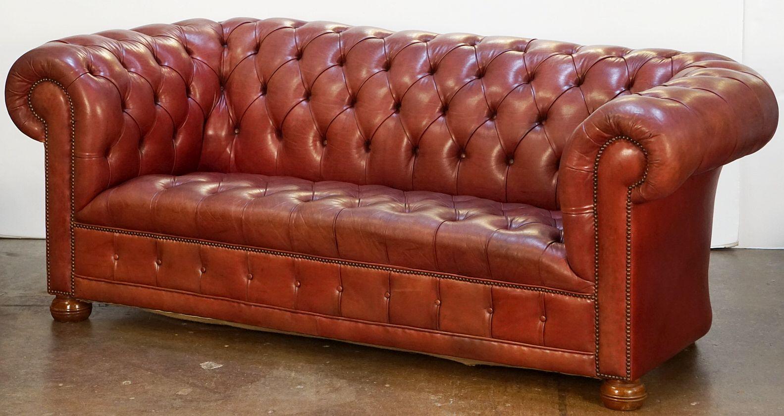  Large English Chesterfield Sofa of Tufted Leather 5
