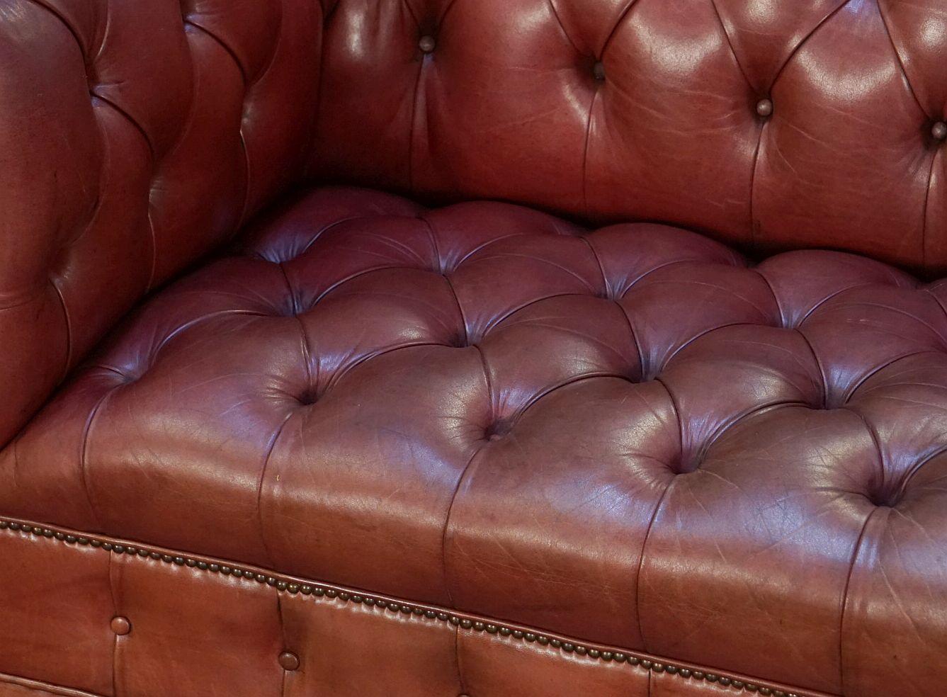 Large English Chesterfield Sofa of Tufted Leather 9