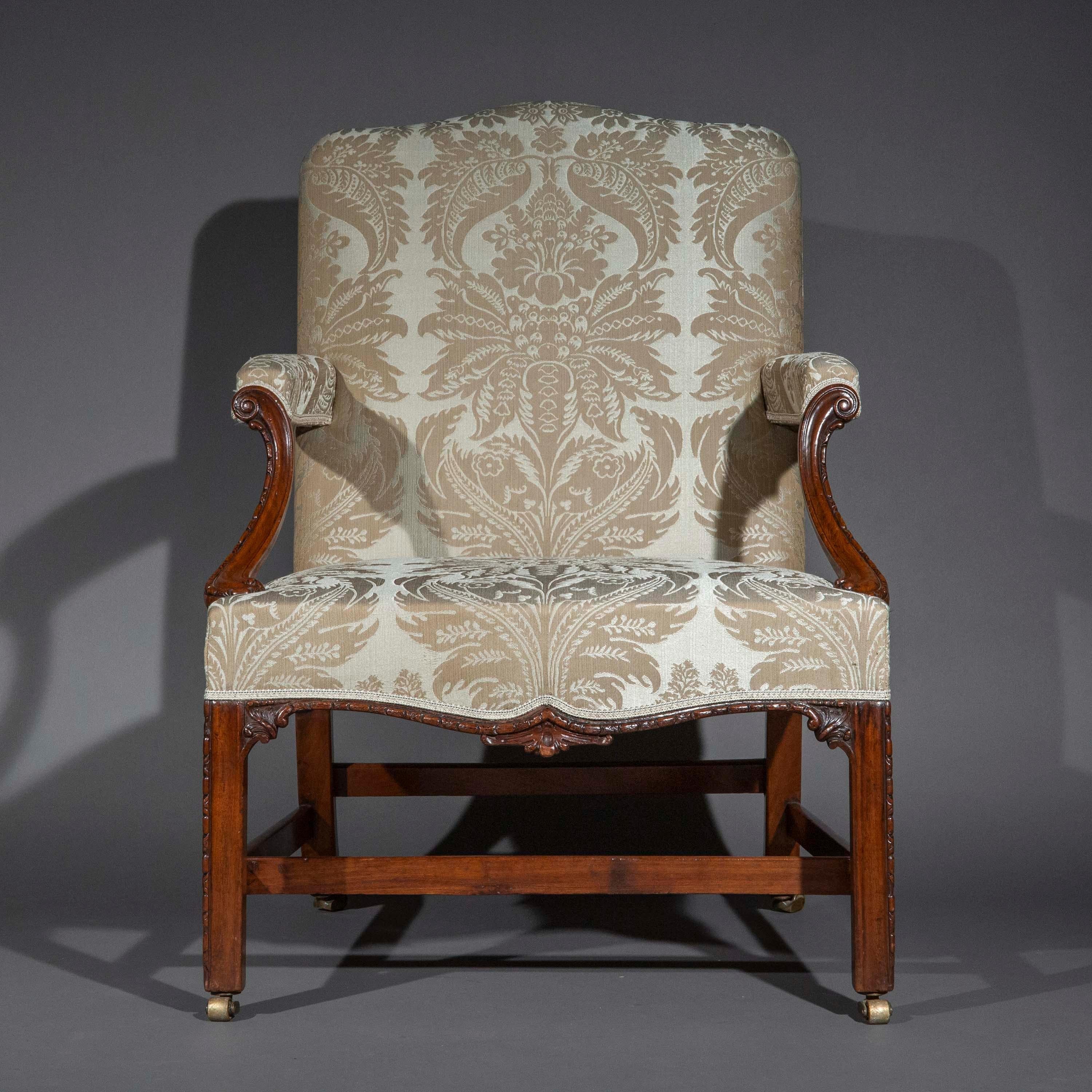 Tissu d'ameublement Grand fauteuil anglais Chippendale Gainsborough, milieu du 18e siècle en vente