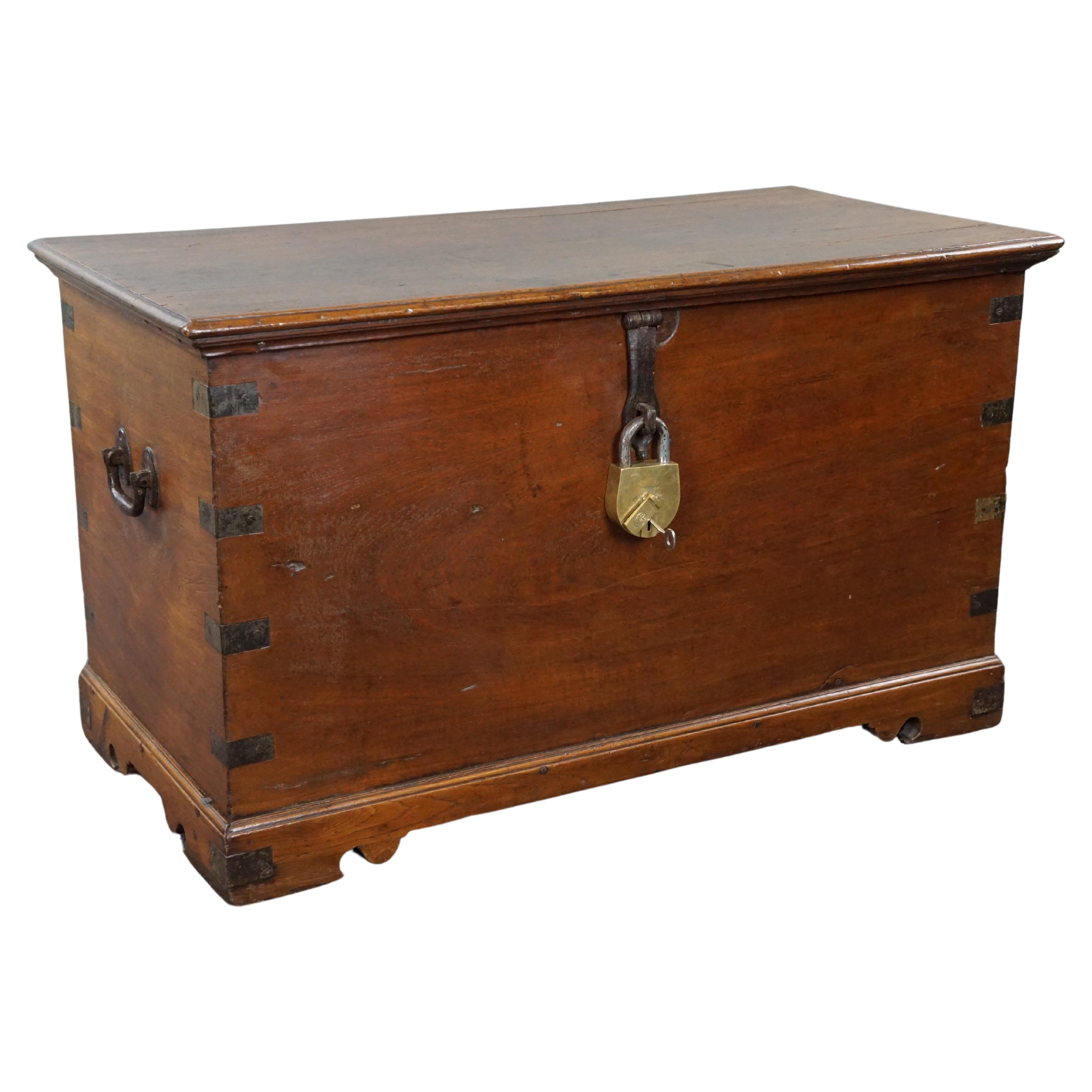 Large English colonial chest from the 18th century complete with padlock