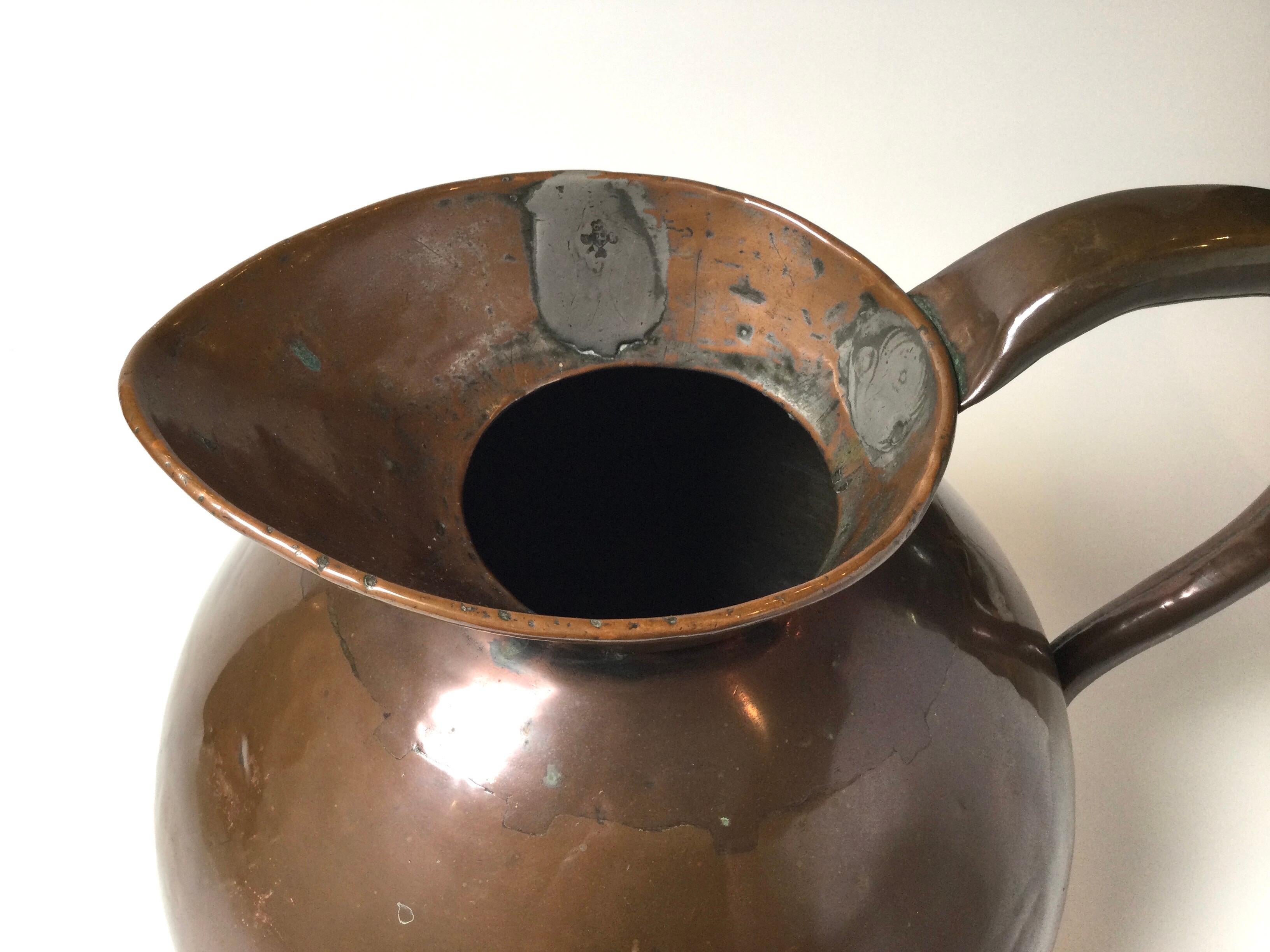 Large English Copper Pitcher, Circa 1890 In Good Condition In Lambertville, NJ