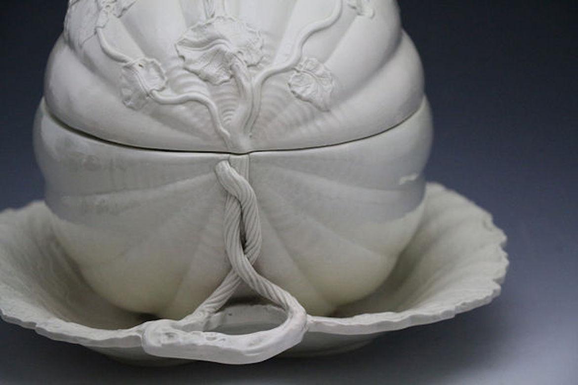 Large English Creamware Pottery Melon Shape Tureen Antique Late 18th Century In Good Condition In Woodstock, OXFORDSHIRE