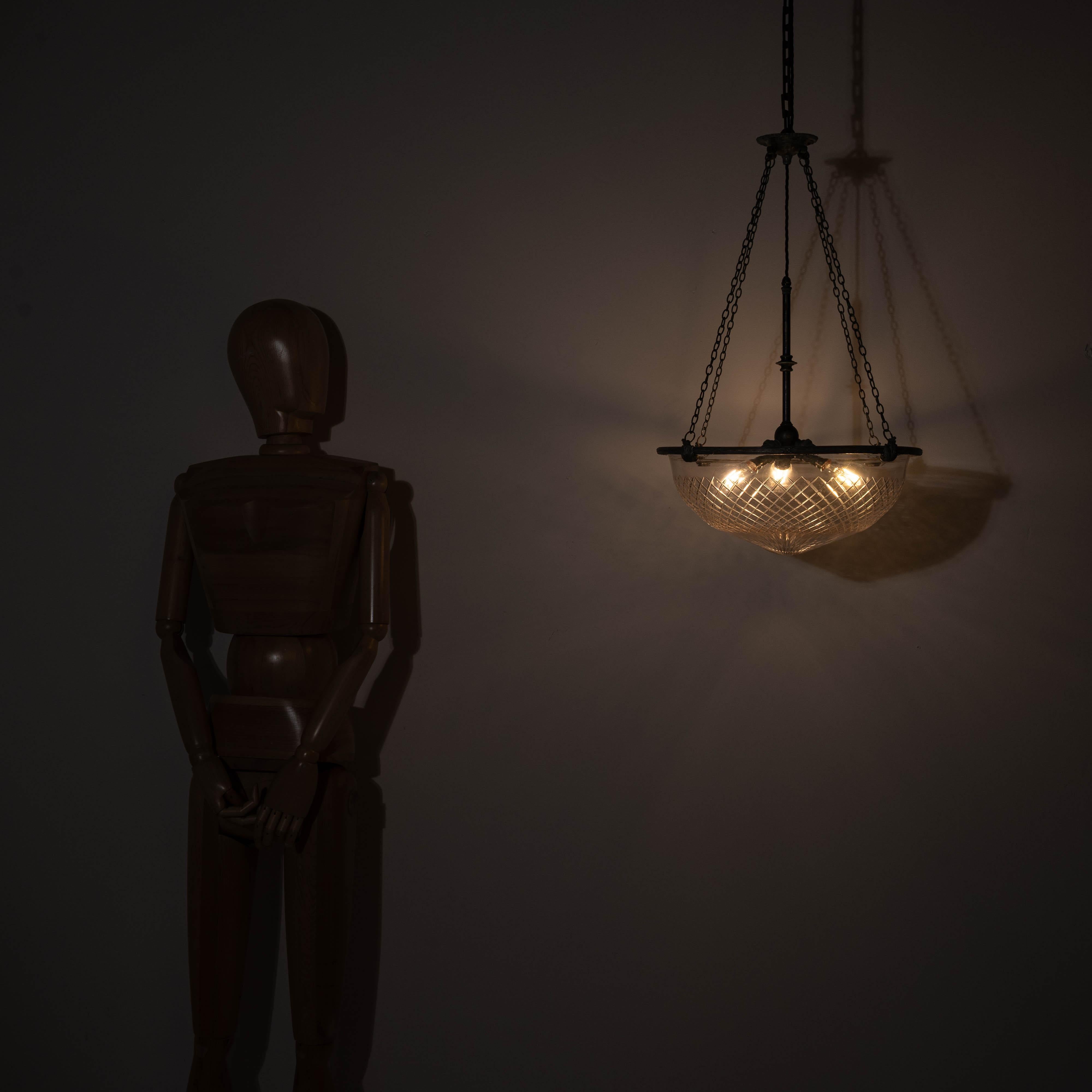 Grande Plafoniera inglese in vetro tagliato con finiture di qualità e Verdigris naturale in vendita 2