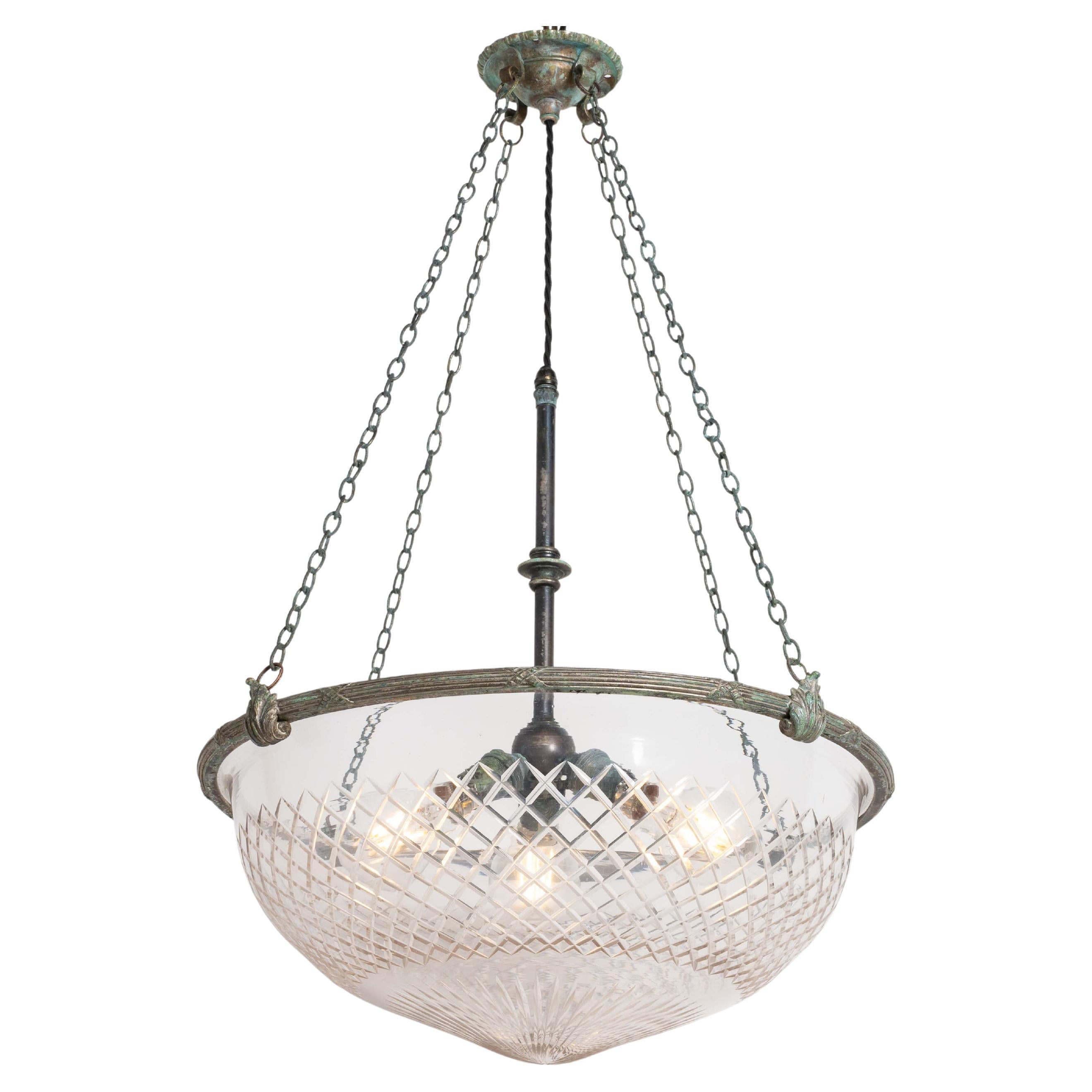 Grande Plafoniera inglese in vetro tagliato con finiture di qualità e Verdigris naturale