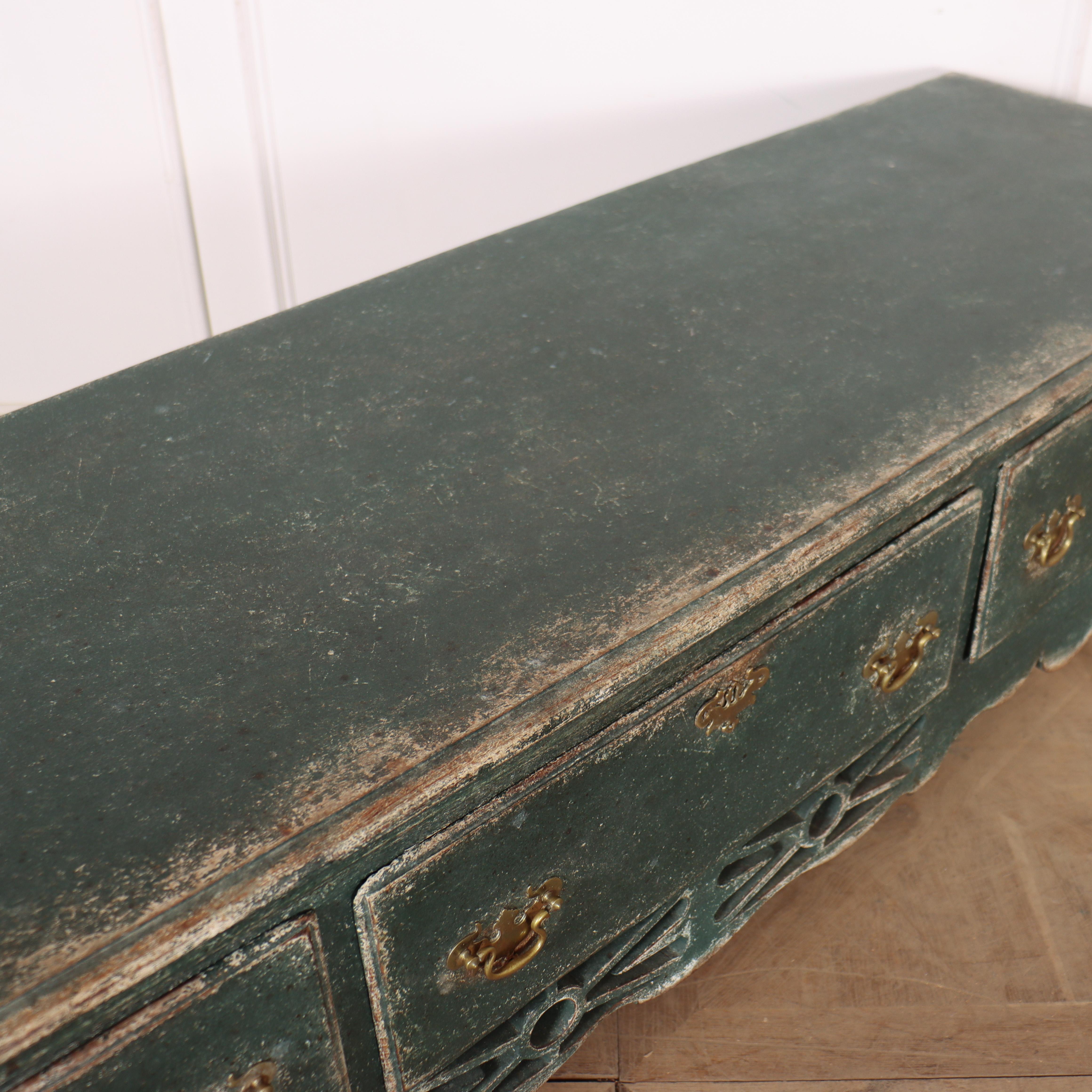 Large English Dresser Base en venta 7