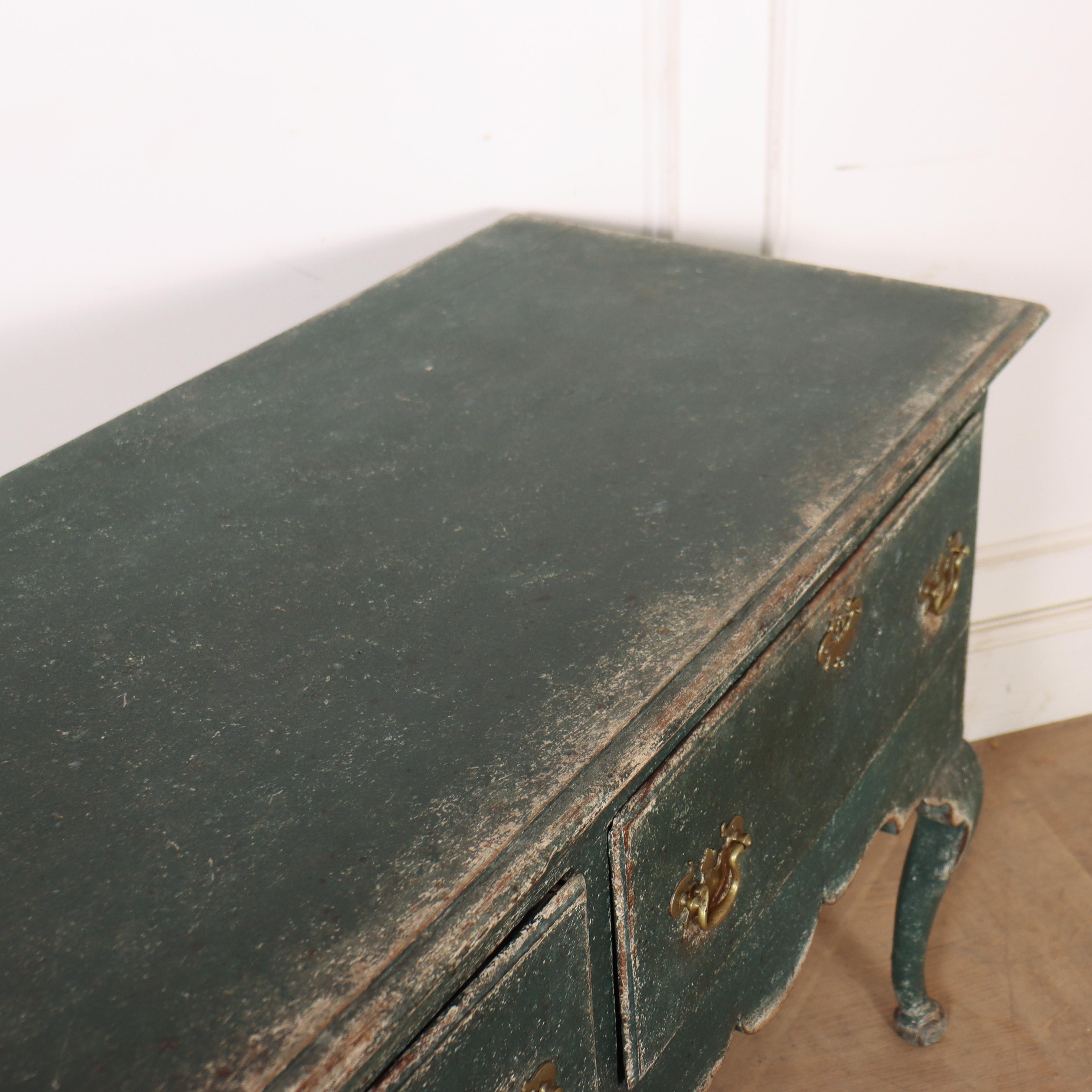 Large English Dresser Base en venta 8