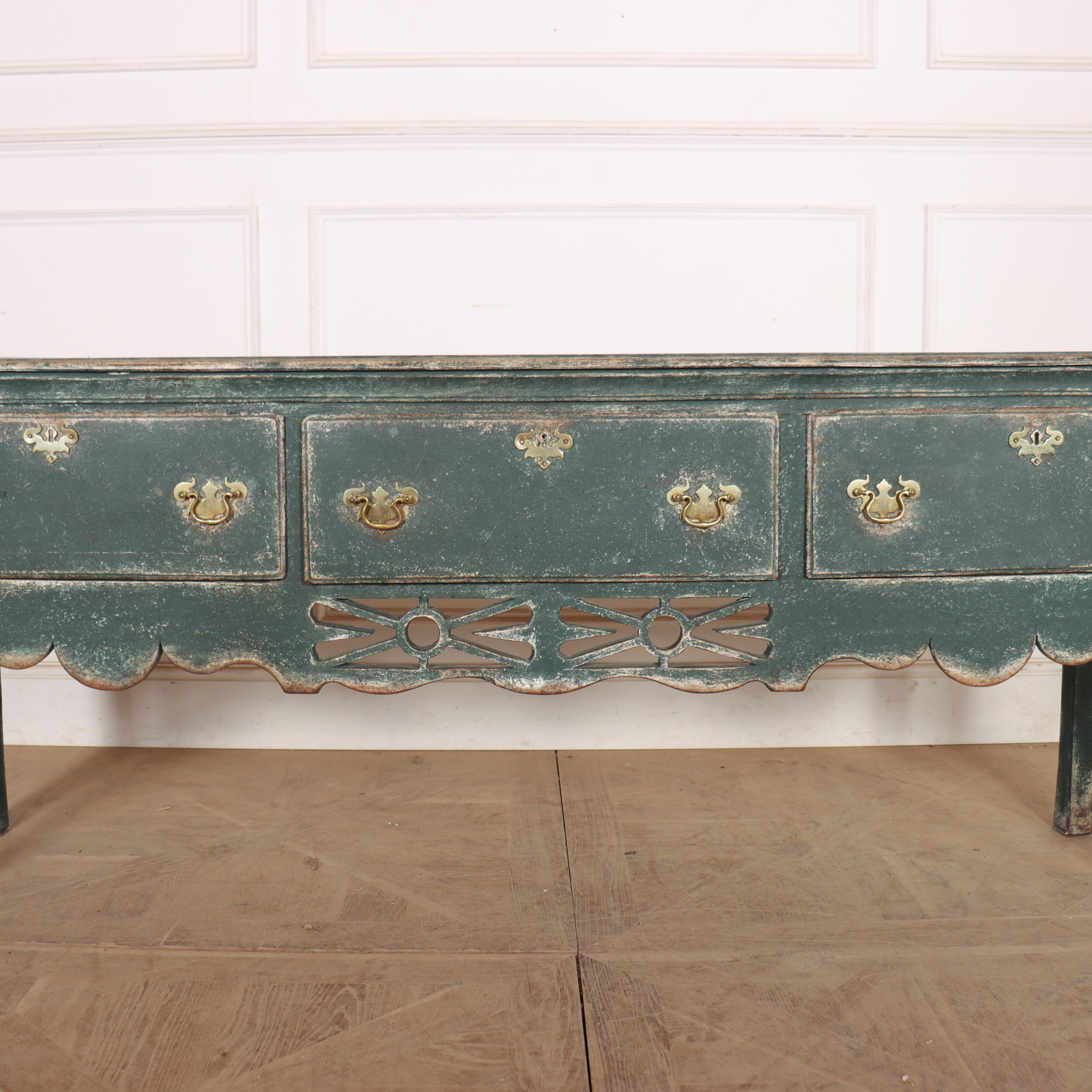 Large English Dresser Base Jorge II en venta
