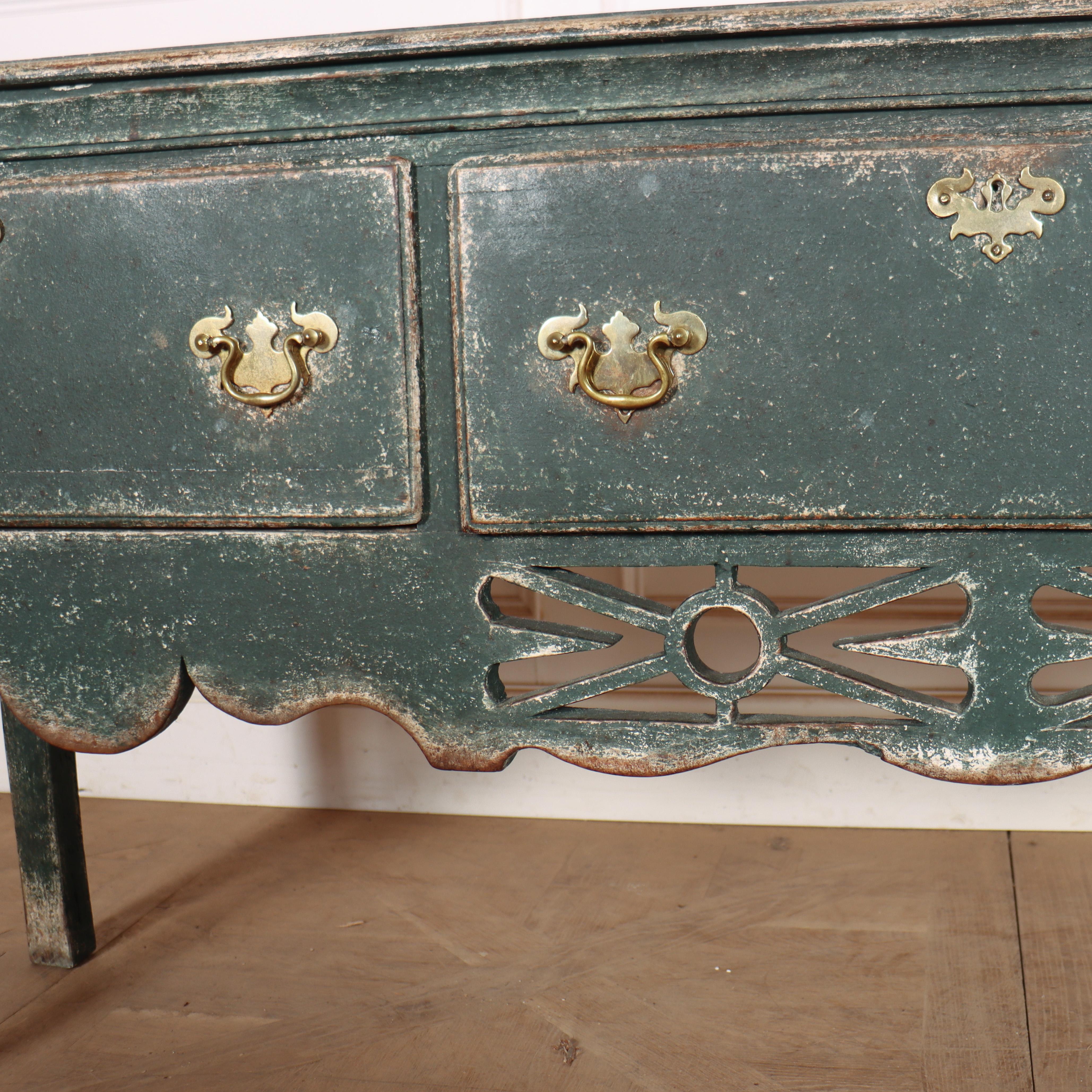 Large English Dresser Base siglo XVIII y antes en venta