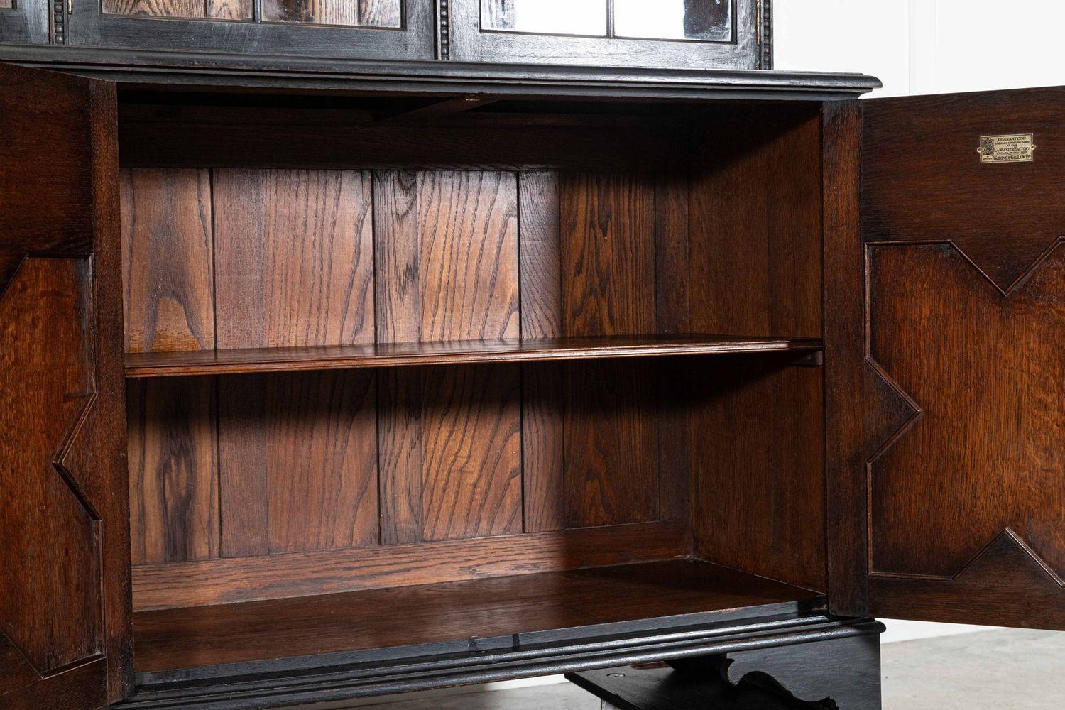 Grande armadio inglese in rovere ebanizzato Waring & Gillows in vendita 11