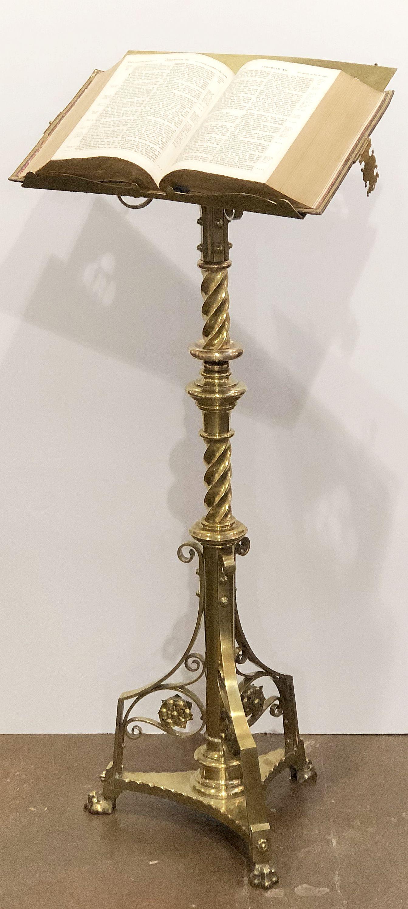 Großes englisches kirchliches Stehpult aus Messing (20. Jahrhundert)