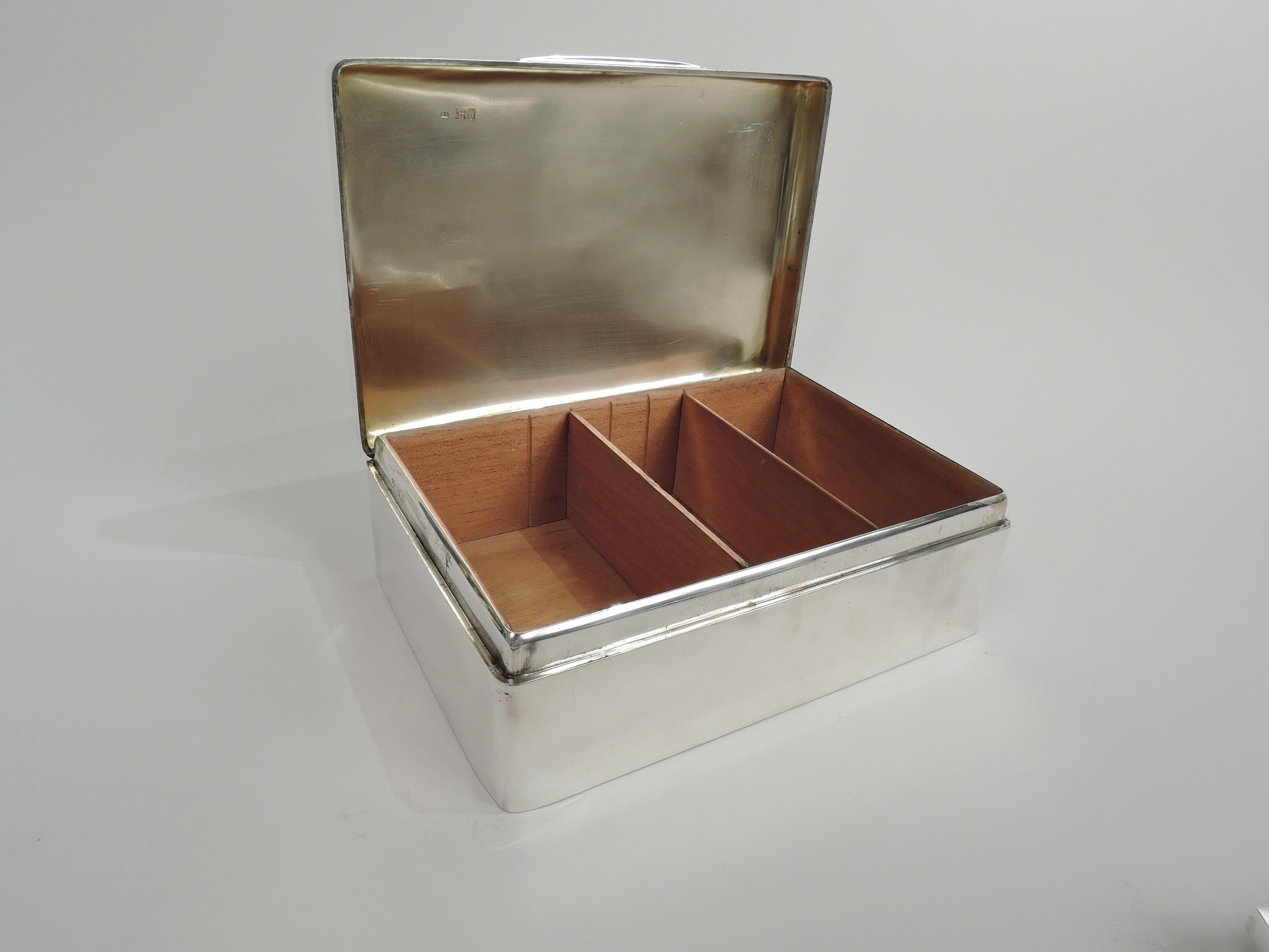 Large English Edwardian Modern Sterling Silver Box In Good Condition In New York, NY