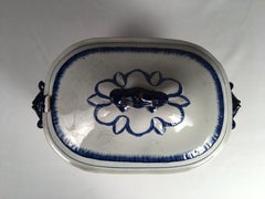 Large English Featherware Soup Tureen, 19th Century