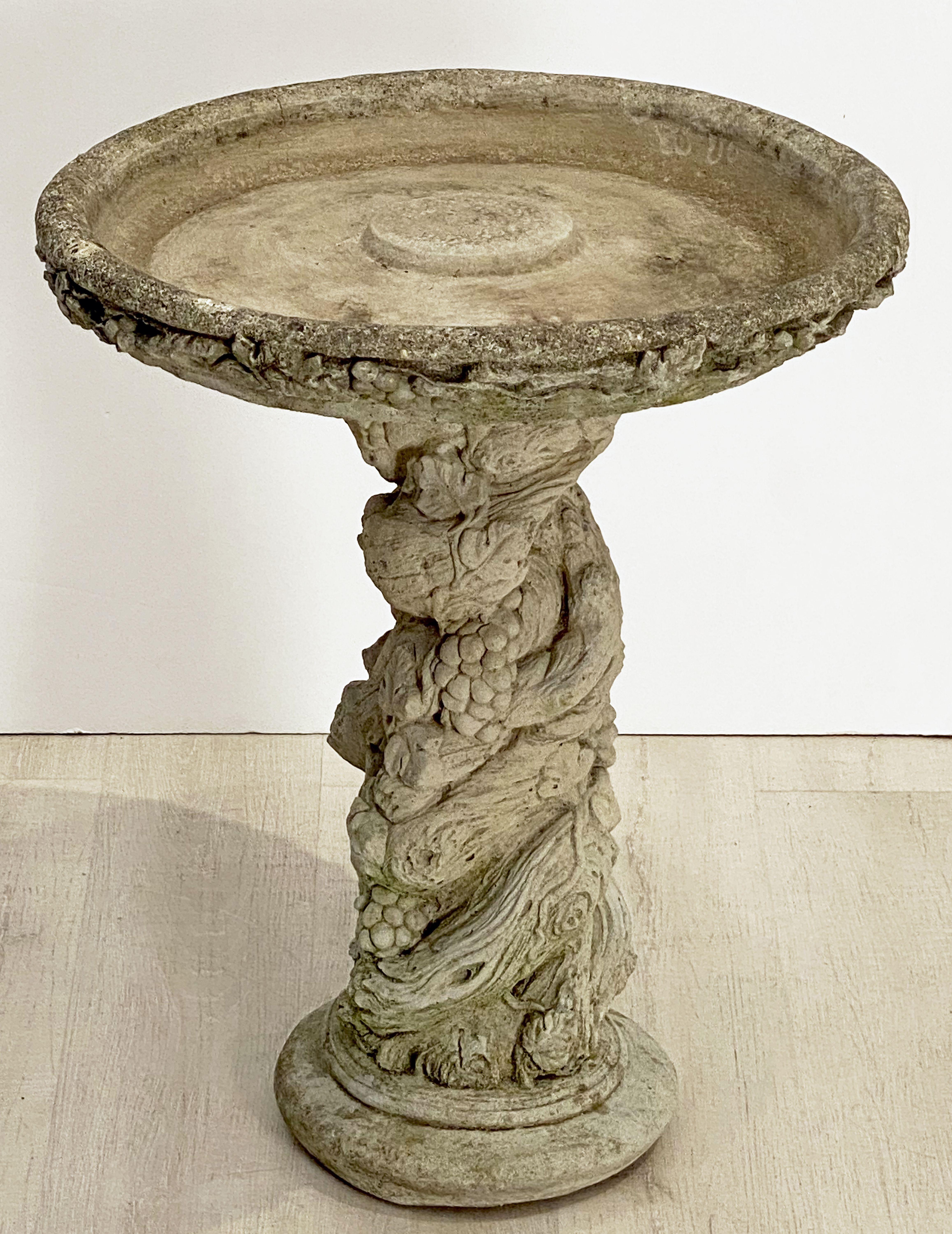 Large English Garden Stone Bird Bath with Faux Bois Relief In Good Condition In Austin, TX