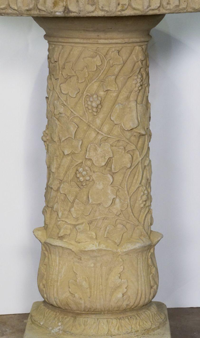 Large English Garden Stone Bird Bath with Faux Ivy Relief In Good Condition In Austin, TX