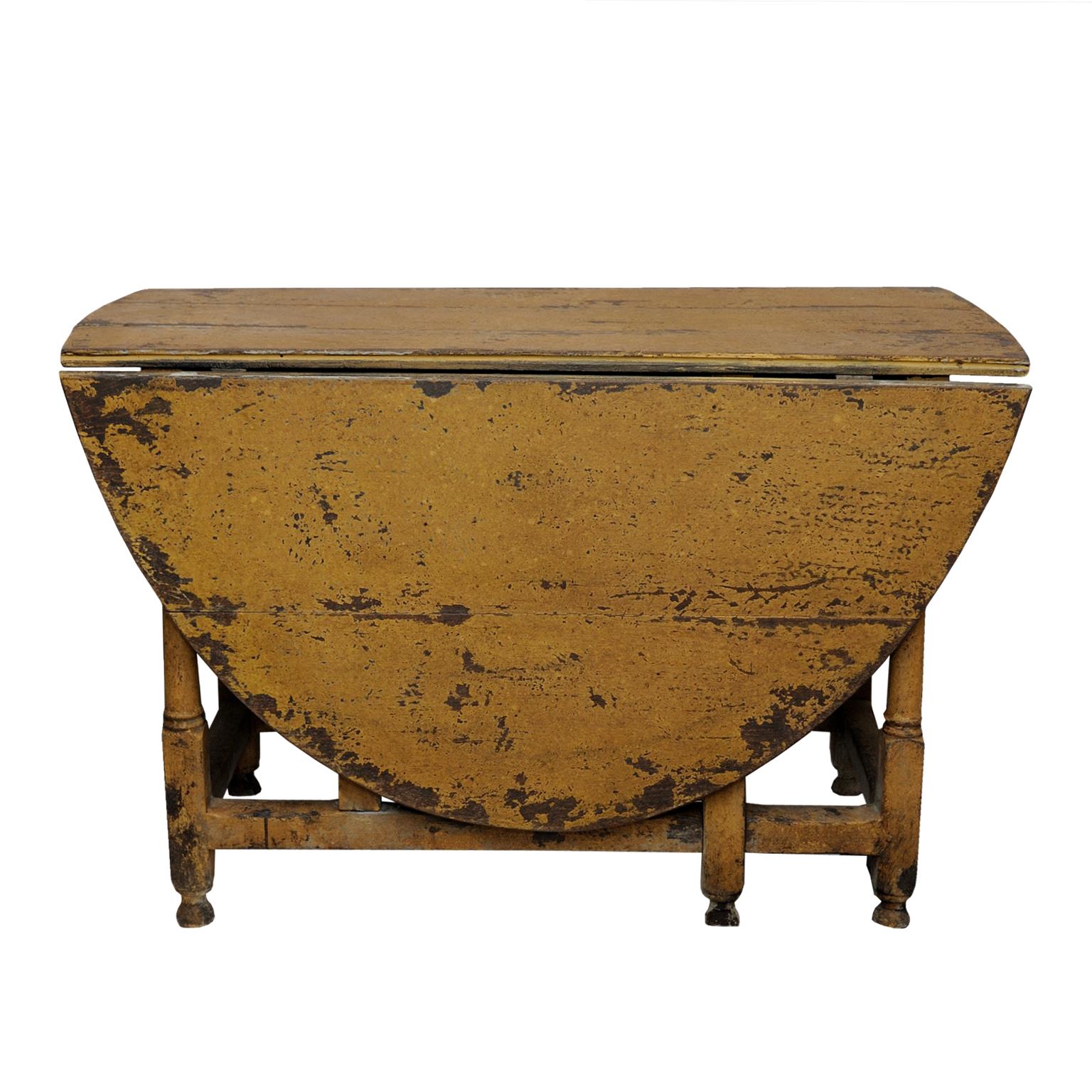 Hand-Painted Large English George I Painted Gate Leg Drop-Leaf Table, circa 1720 For Sale