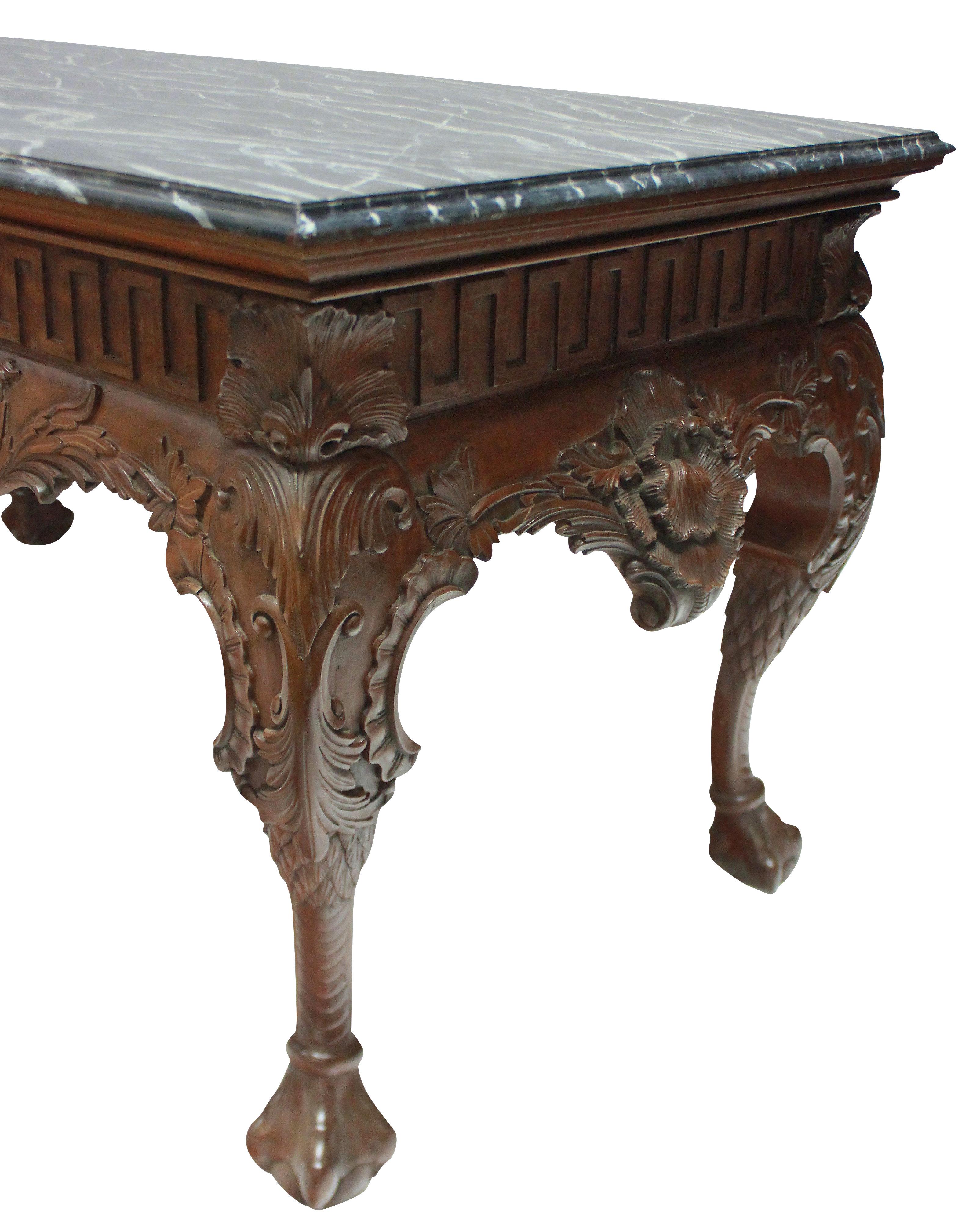 Large English George II Style Carved Mahogany Centre Table In Good Condition For Sale In London, GB