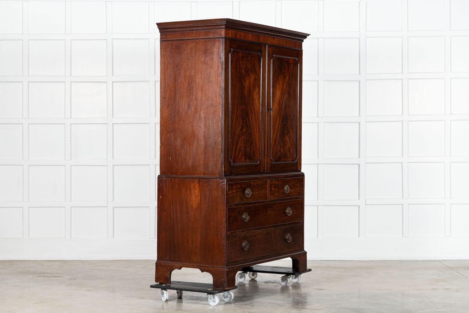 Large English George III Mahogany Linen Press In Good Condition In Staffordshire, GB