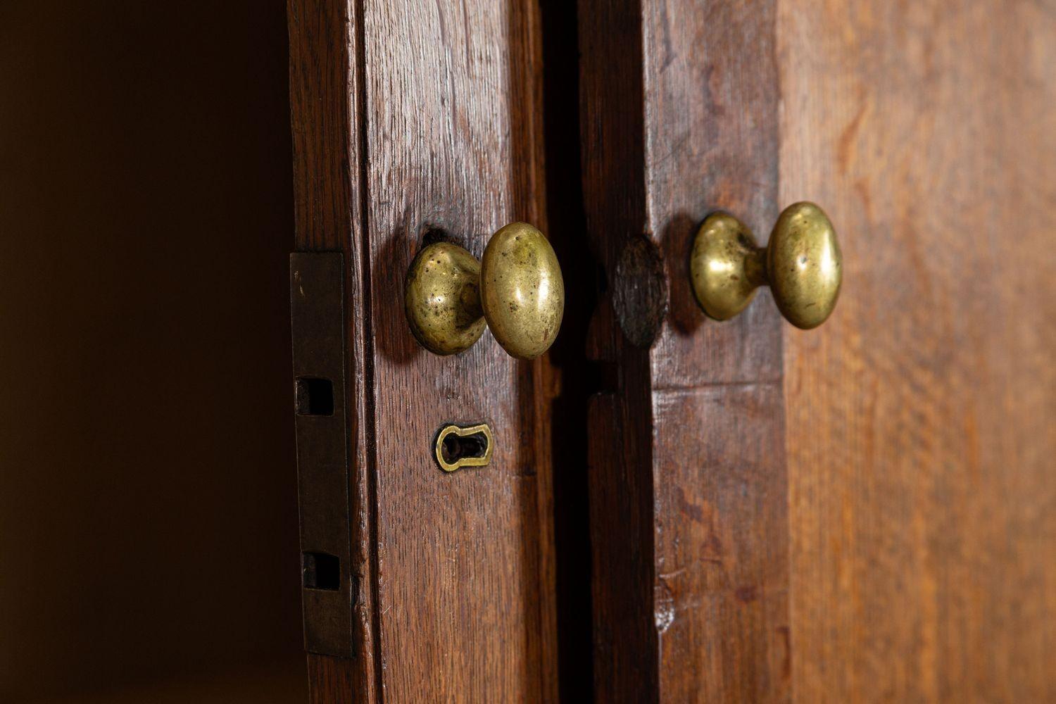 Großer englischer georgianischer Hausmeister-Schrank aus Eiche im Angebot 11