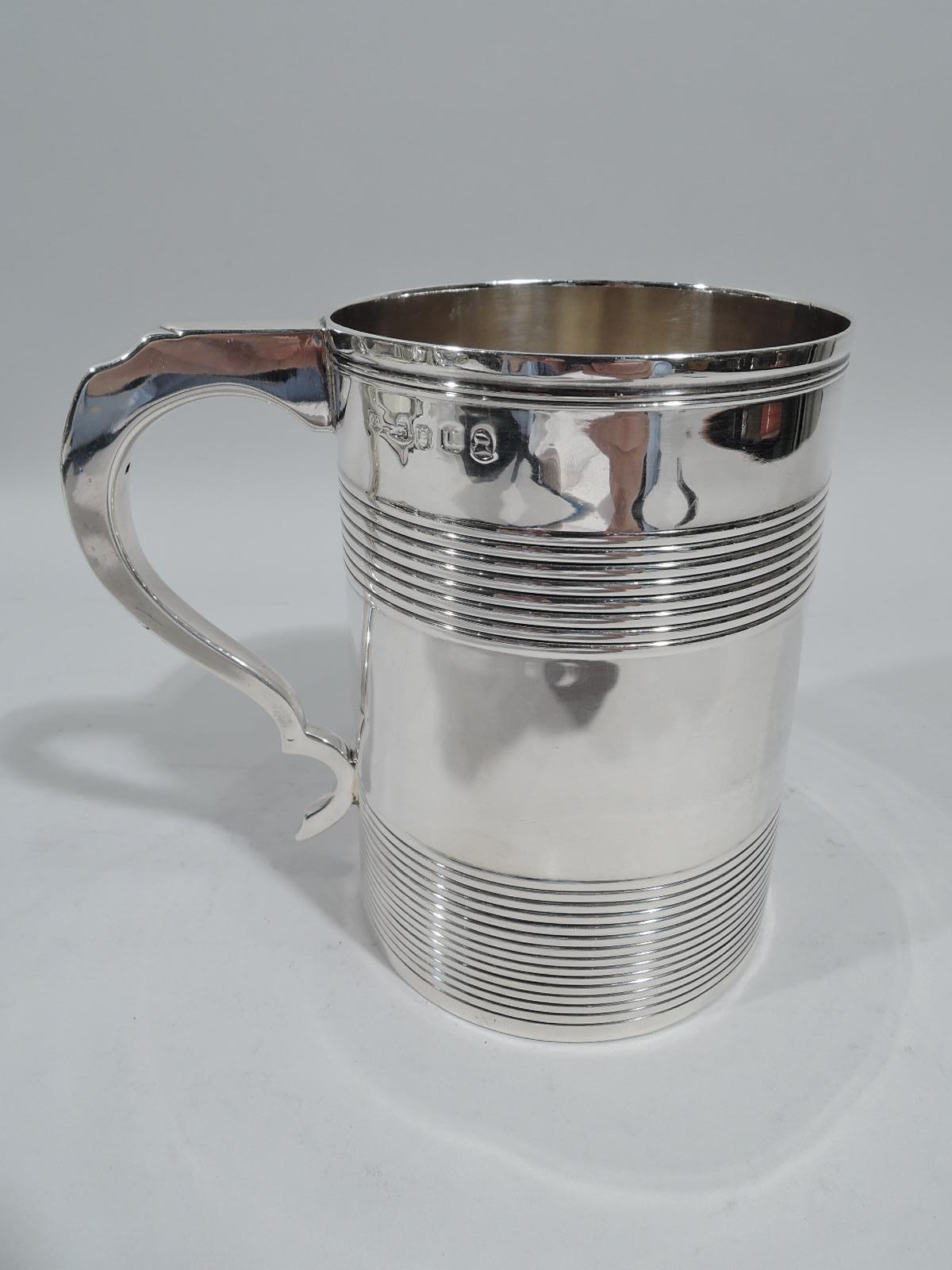 Large English Georgian Sterling Silver Mug In Good Condition In New York, NY