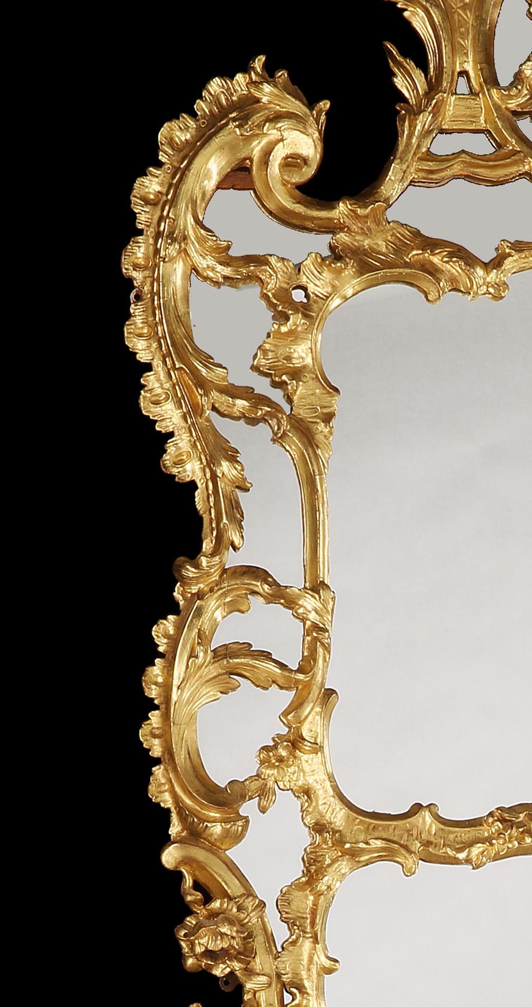 Large English Giltwood Mirror in the 18th Century Style In Excellent Condition For Sale In London, GB