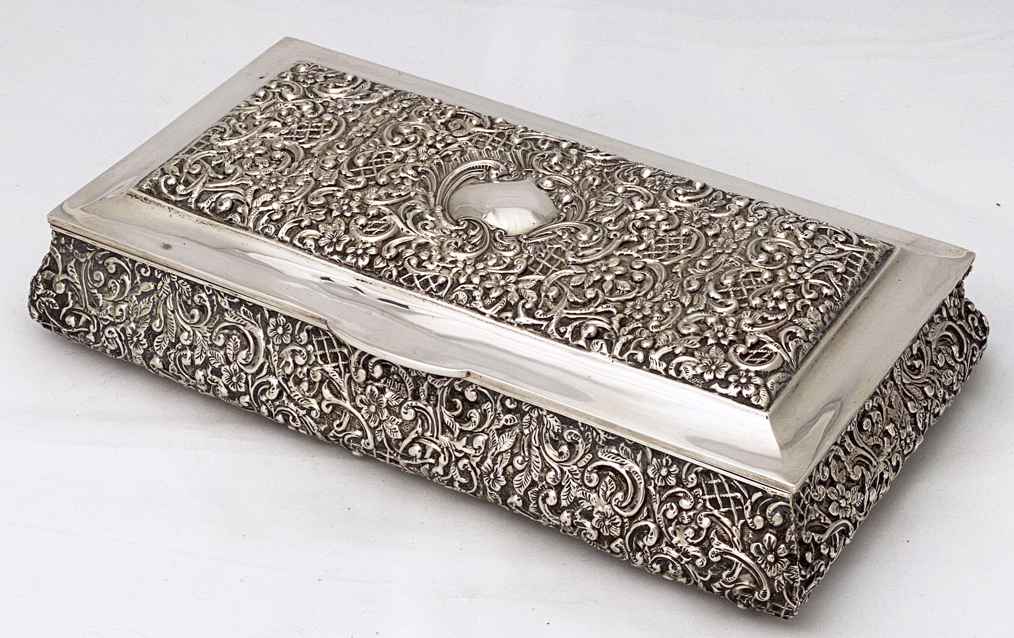 Large English Jewelry Box of Sterling Silver by Henry Matthews In Good Condition In Austin, TX