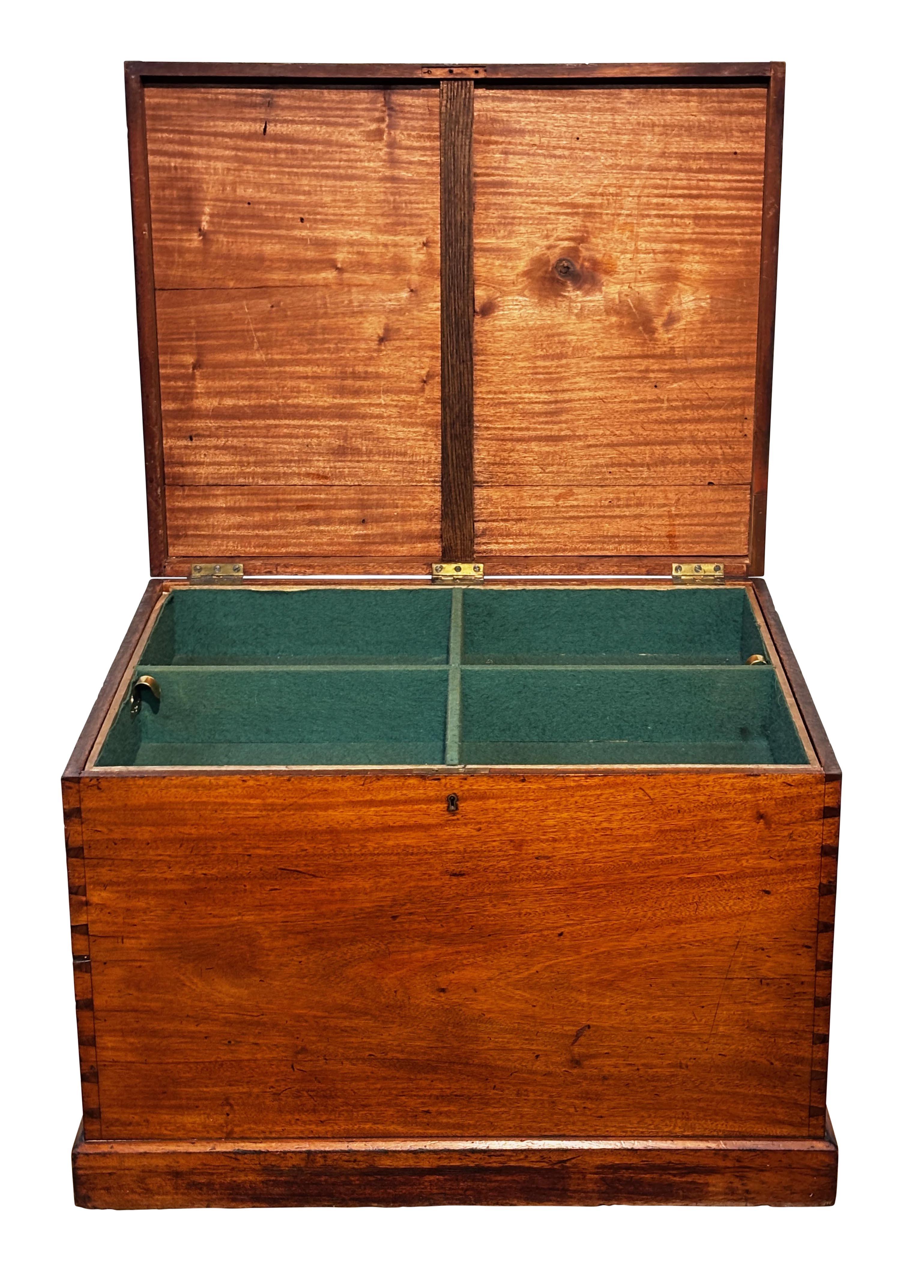 Large English Mahogany Silverware Flatware / Collectors Trunk Circa 1900 For Sale 3