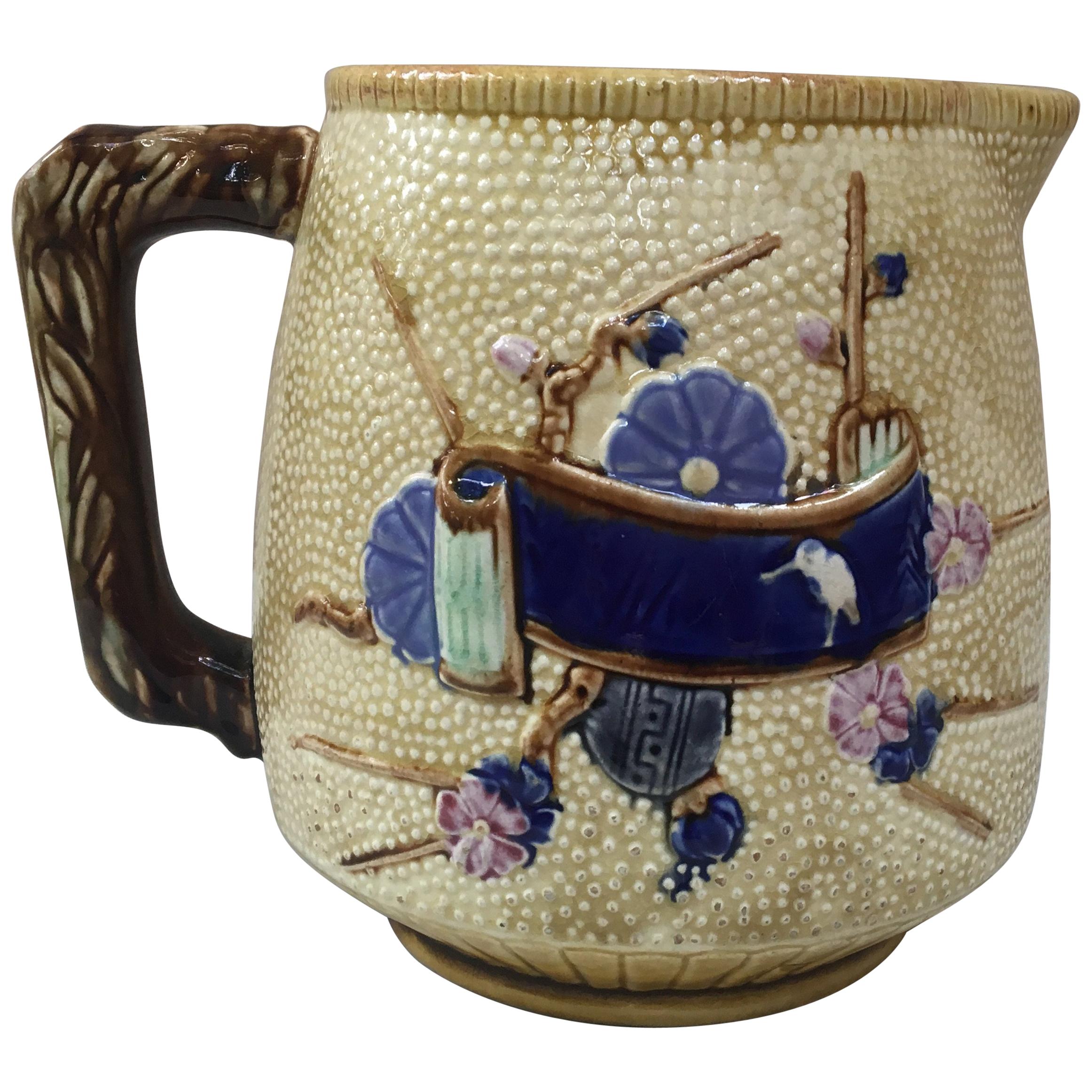 Gran jarra inglesa de mayólica de estilo japonés, hacia 1880