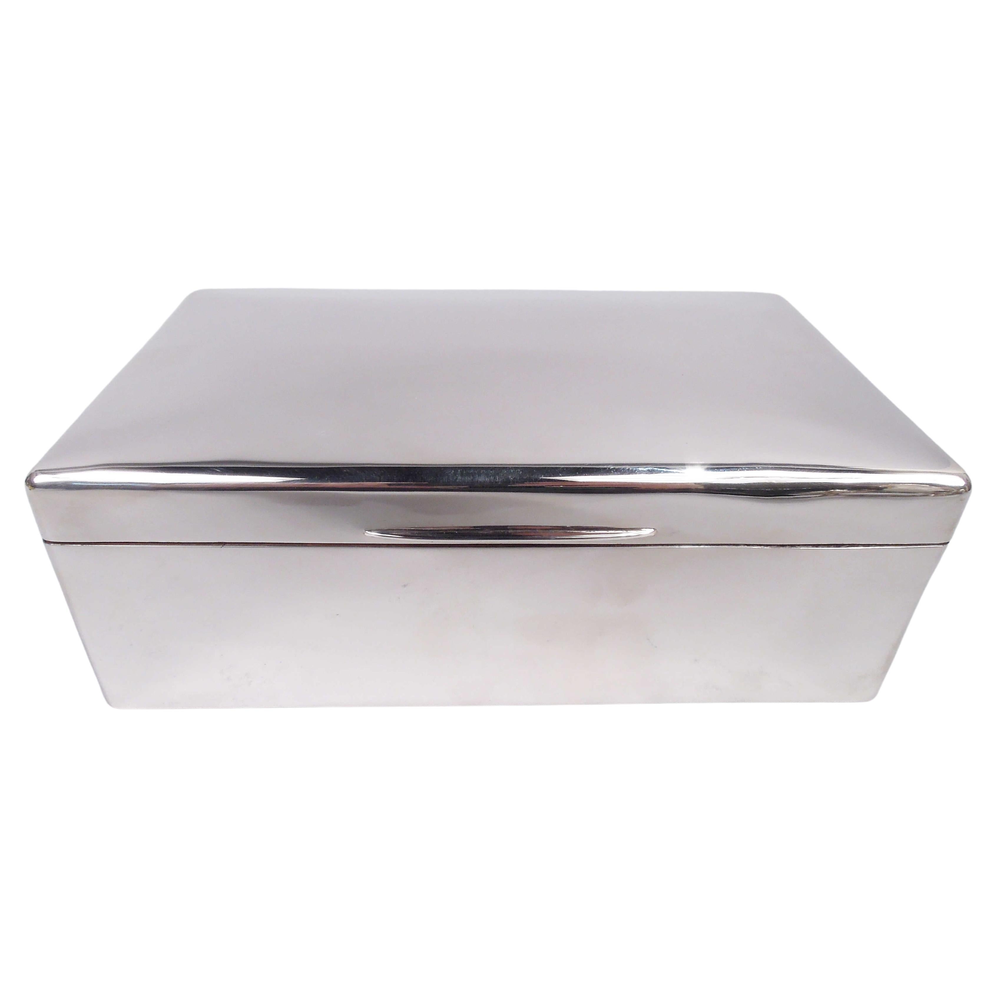 Large English Modern Sterling Silver Box, 1914 For Sale
