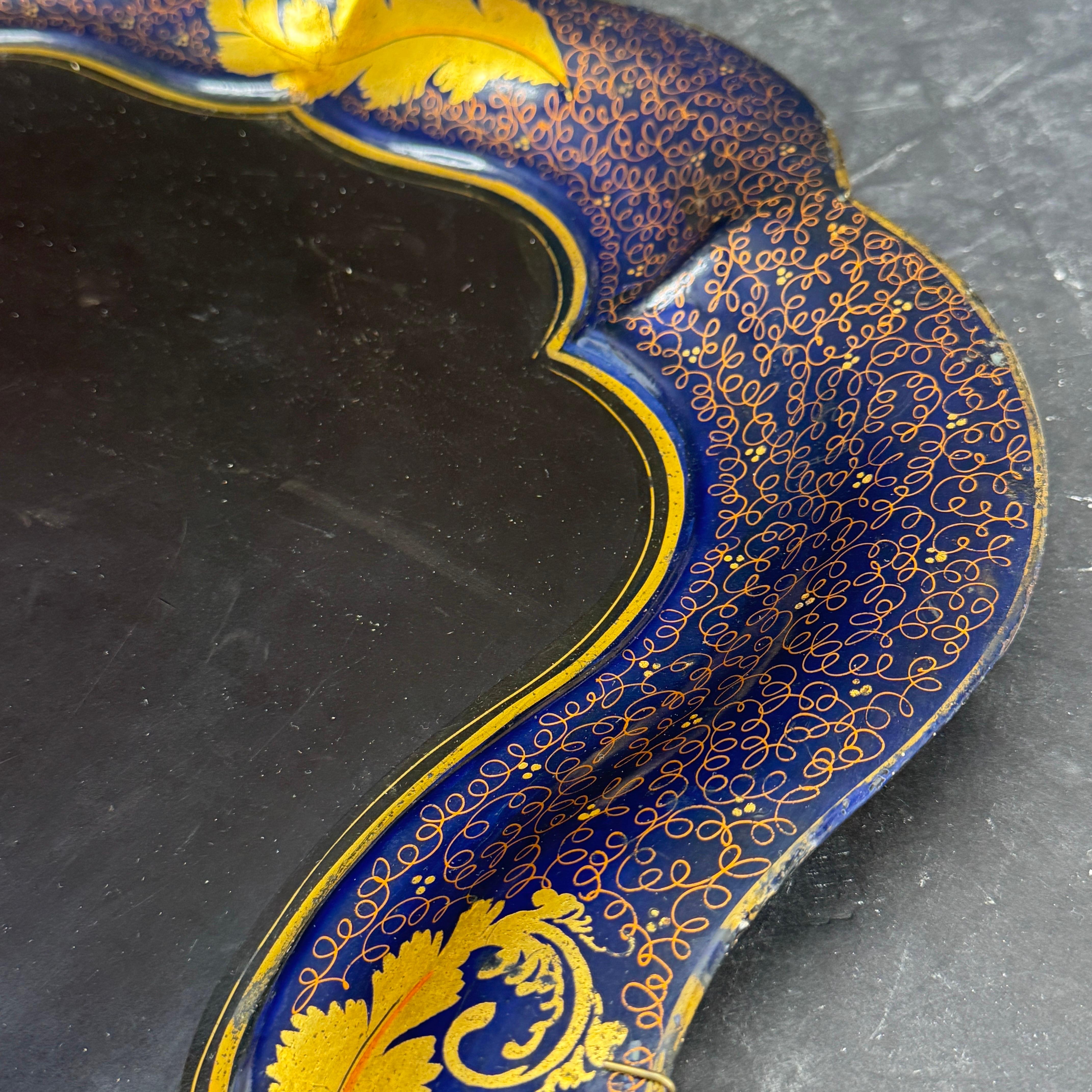 Large English Monogrammed M Painted Tole Serving Tray For Sale 2