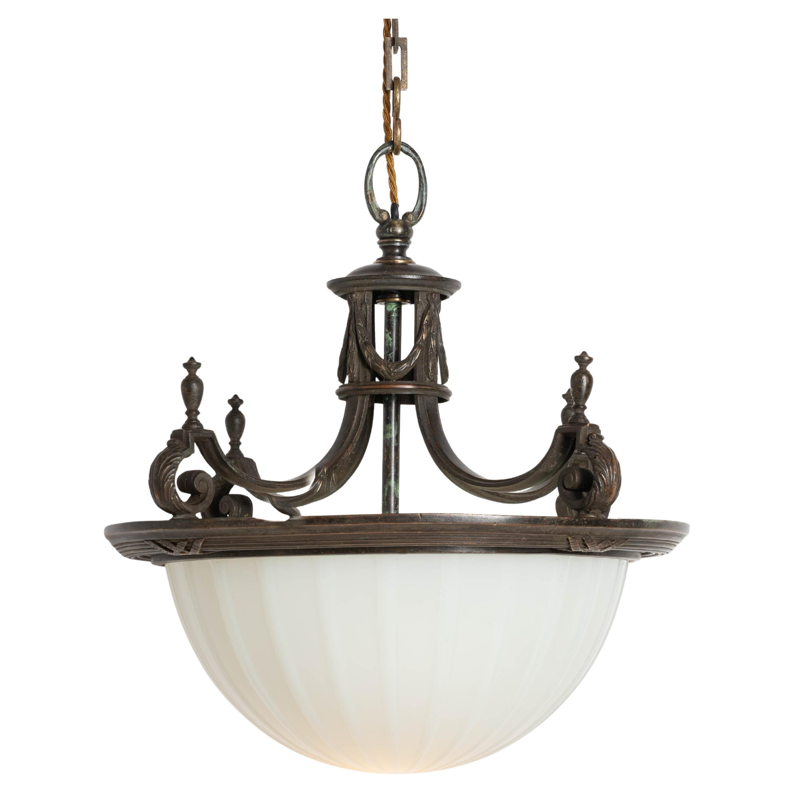 Grande placca di vetro inglese con pietra di luna incastonata in una cornice di bronzo fuso di alta qualità