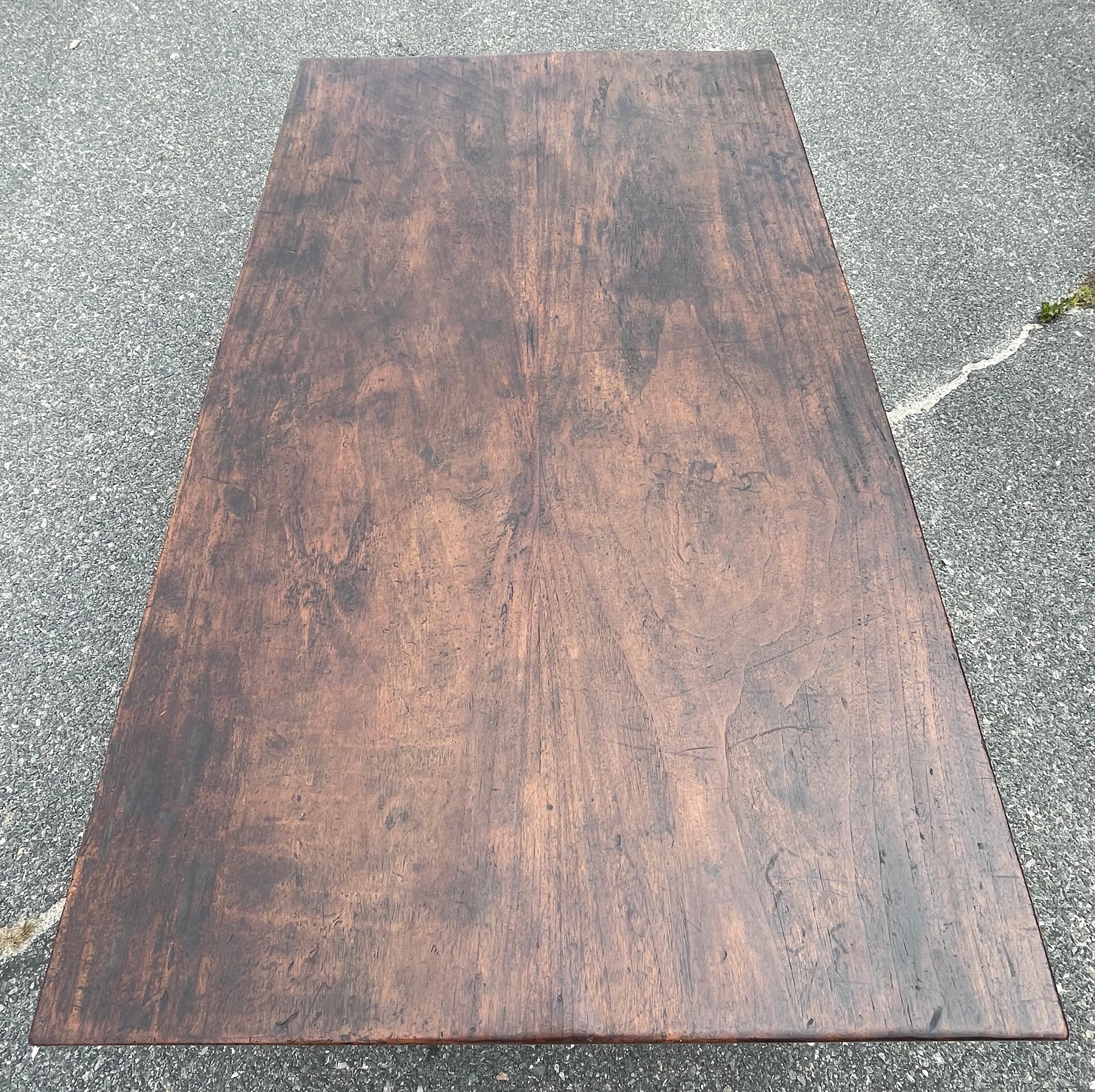 Large English Oak Coffee Table with Single Drawer In Excellent Condition For Sale In Nantucket, MA