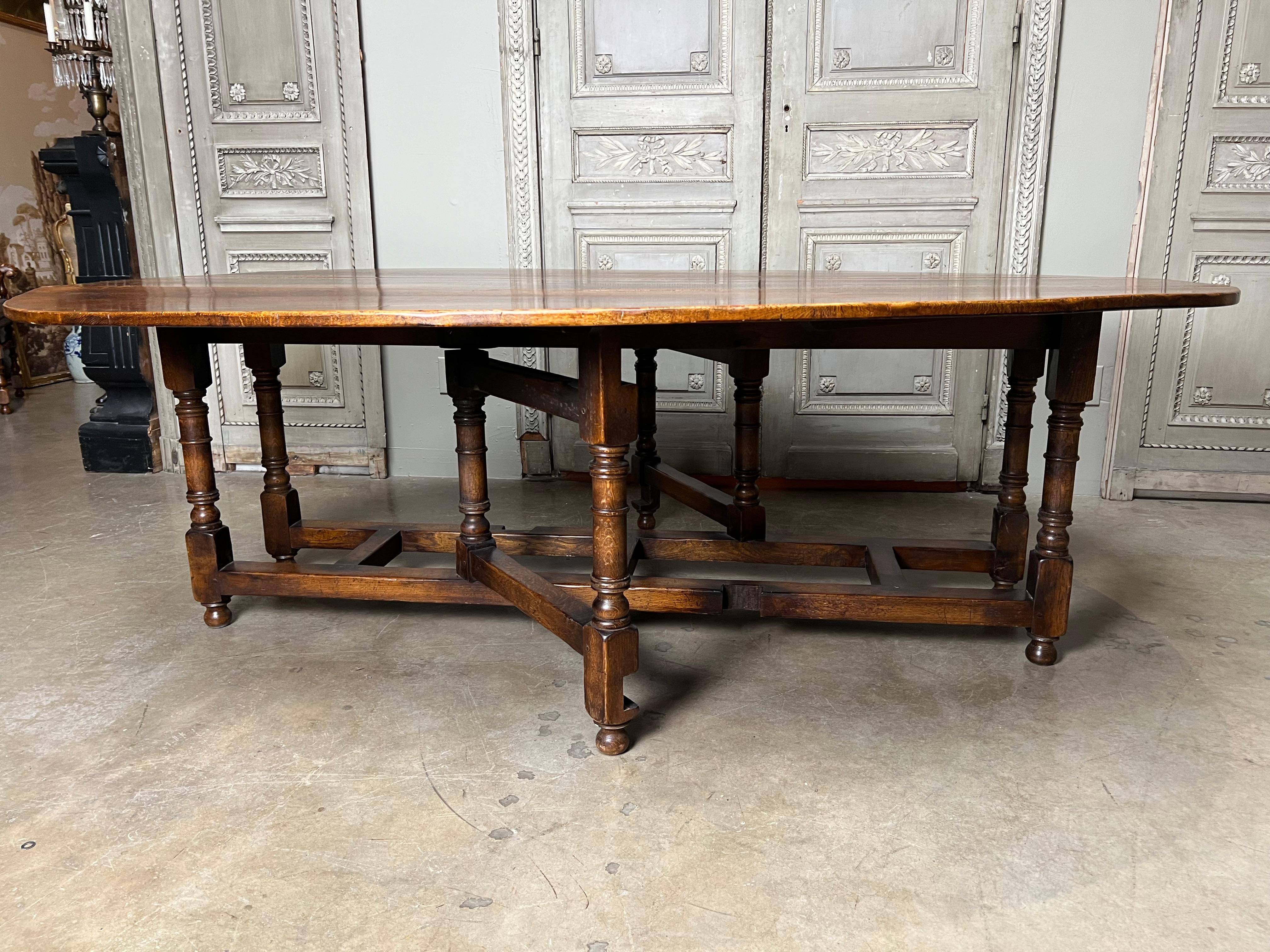 Anglais Grande table de salle à manger à abattant en Oak Oak en vente