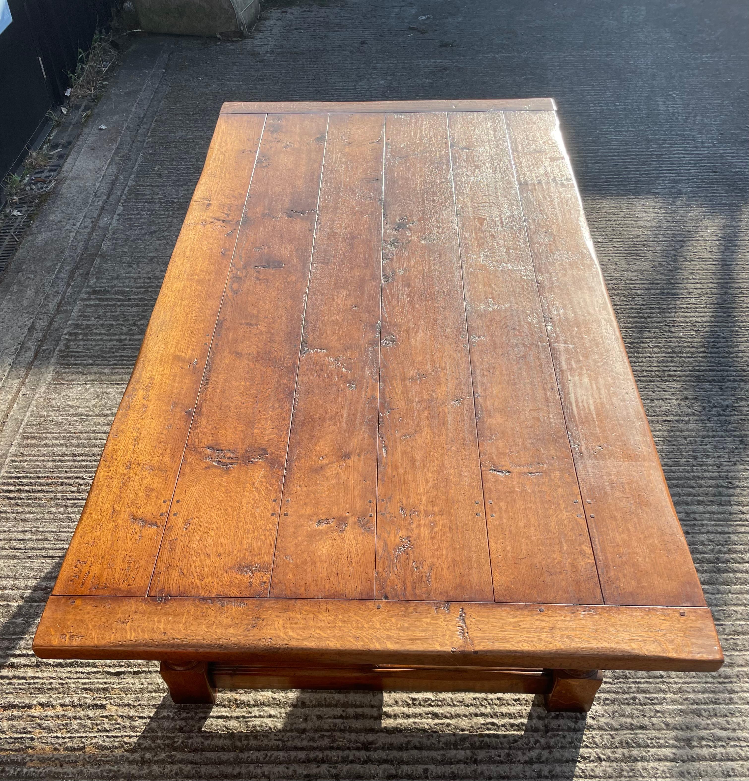 Large English oak farm house table  In Good Condition In Chelmsford, GB
