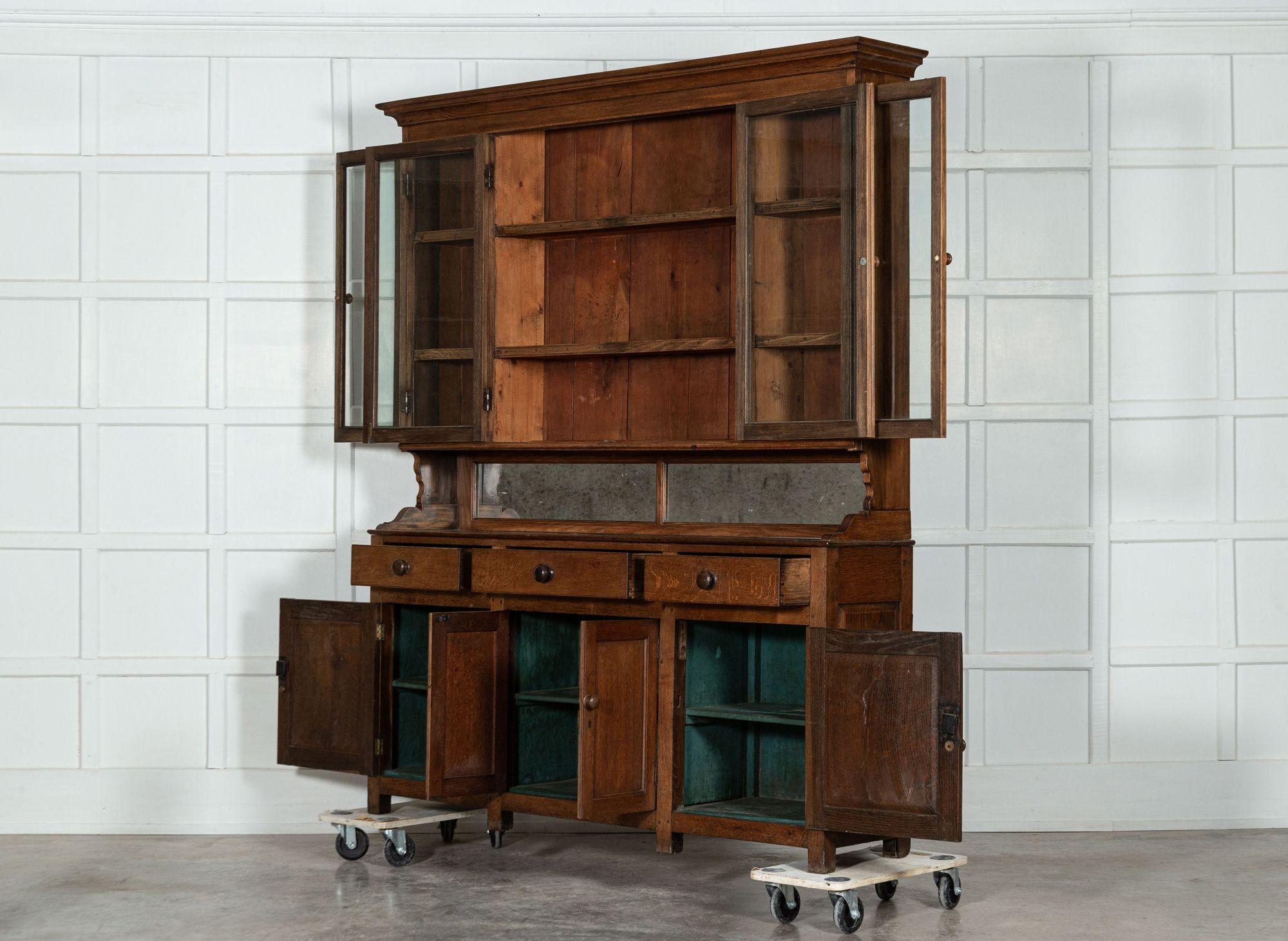 XIXe siècle Grande armoire de cuisine en Oak Oak glacé en vente
