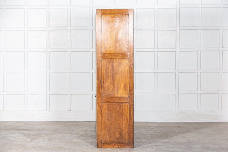 Grande armoire Haberdashery en chêne anglais En vente sur 1stDibs
