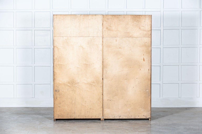 Grande armoire Haberdashery en chêne anglais En vente sur 1stDibs