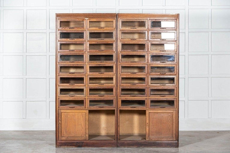 Grande armoire Haberdashery en chêne anglais En vente sur 1stDibs