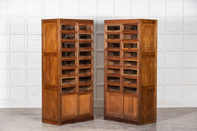 Grande armoire Haberdashery en chêne anglais En vente sur 1stDibs