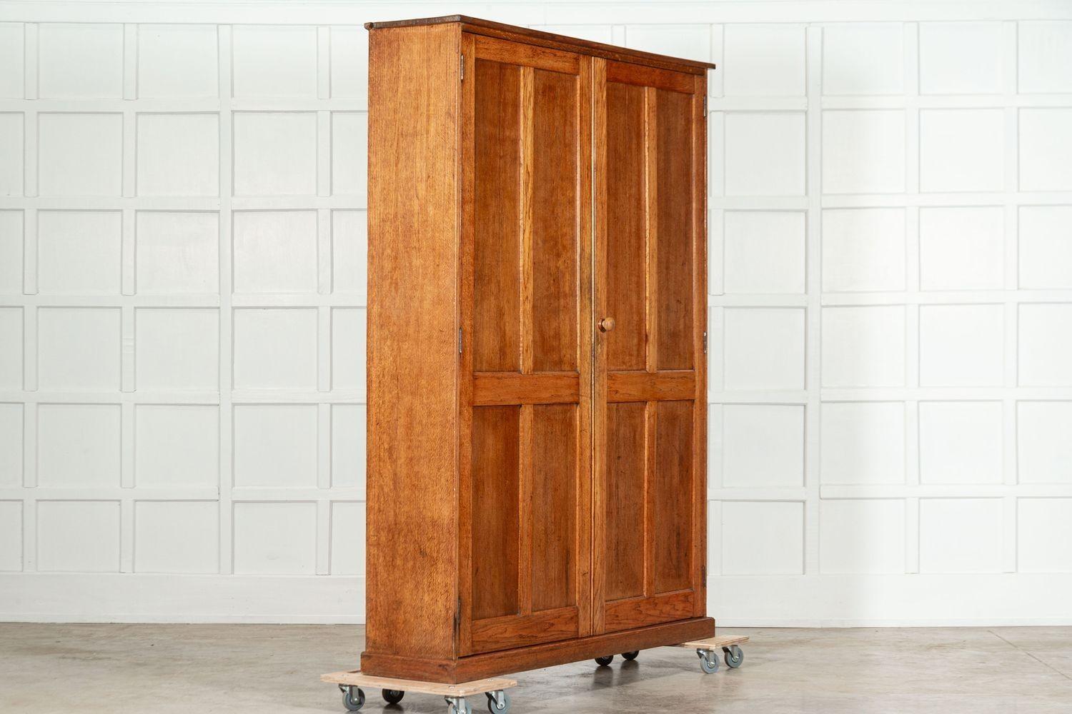 Large English Oak Panelled Larder Cupboard In Good Condition In Staffordshire, GB