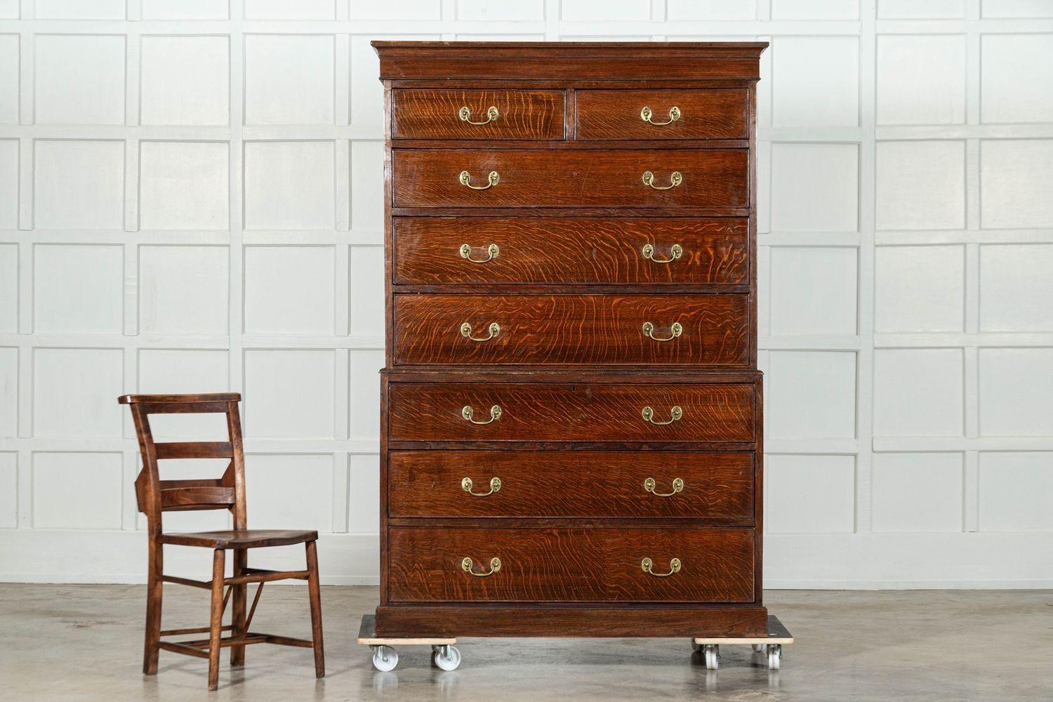 Cassettiera Tallboy grande in Oak in vendita 1