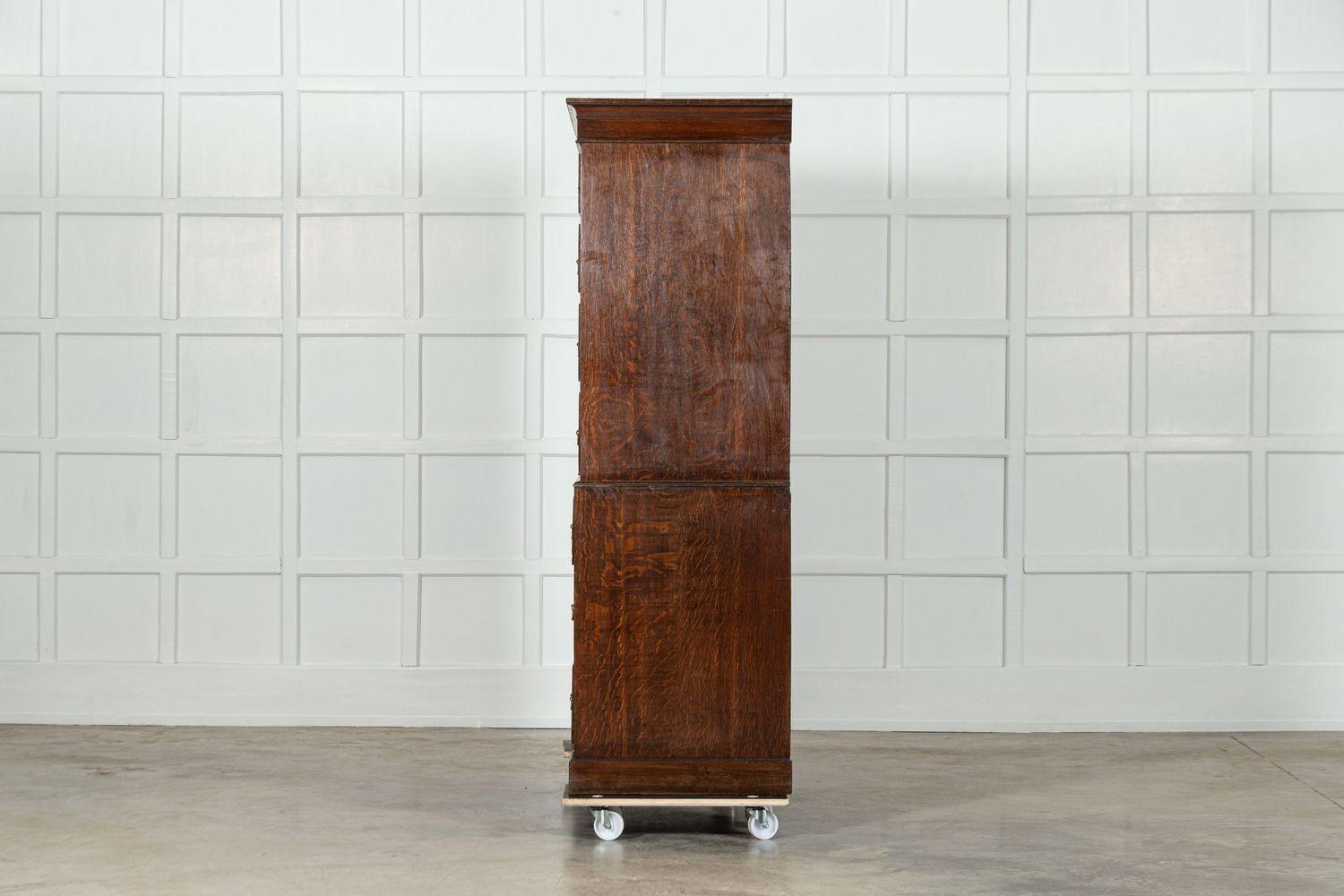 Cassettiera Tallboy grande in Oak in vendita 2