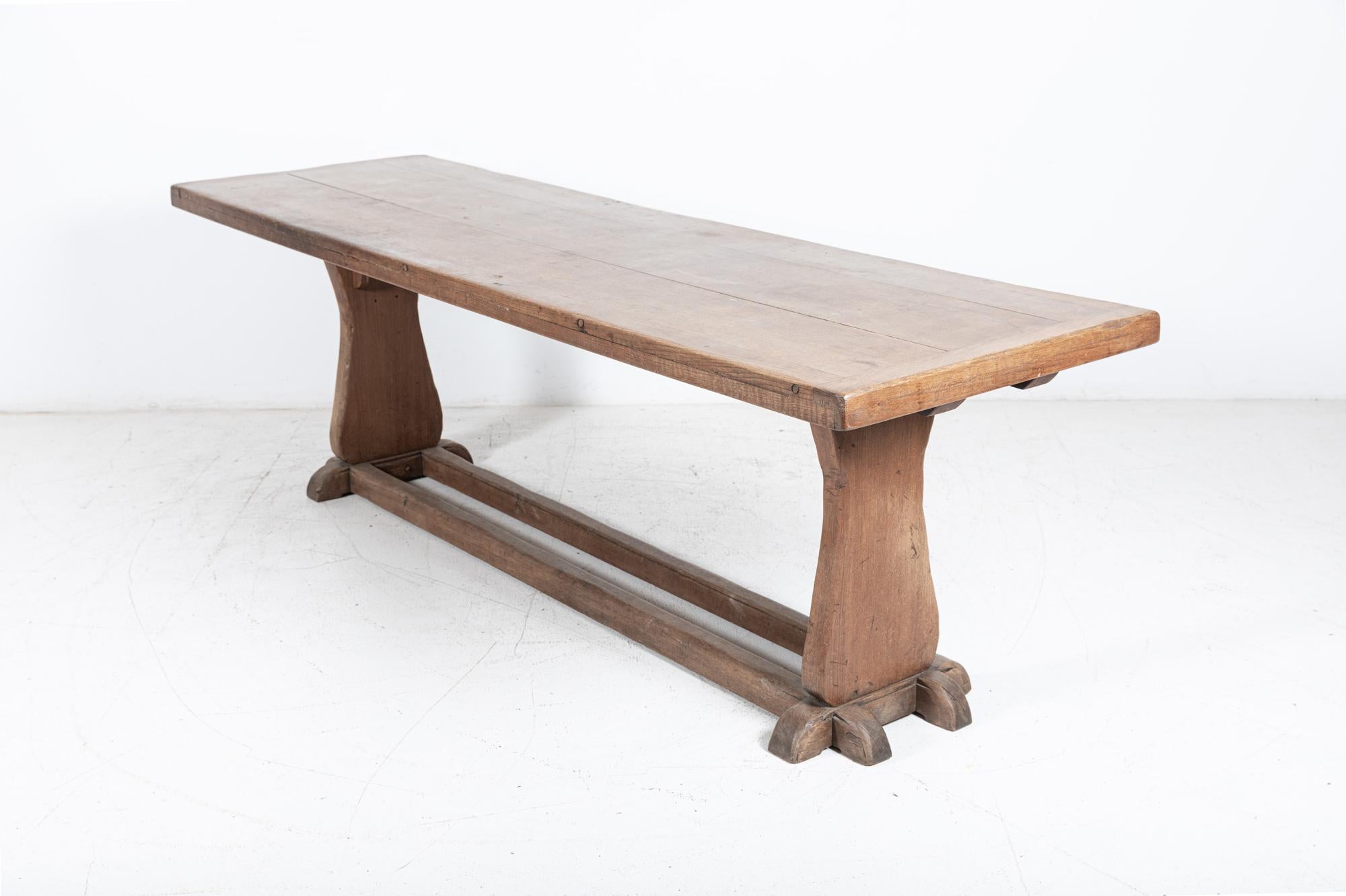 Grande table à tréteaux en chêne anglais en vente 8