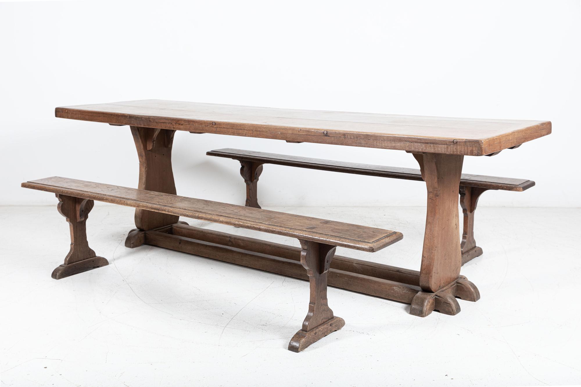 Milieu du XXe siècle Grande table à tréteaux en chêne anglais en vente