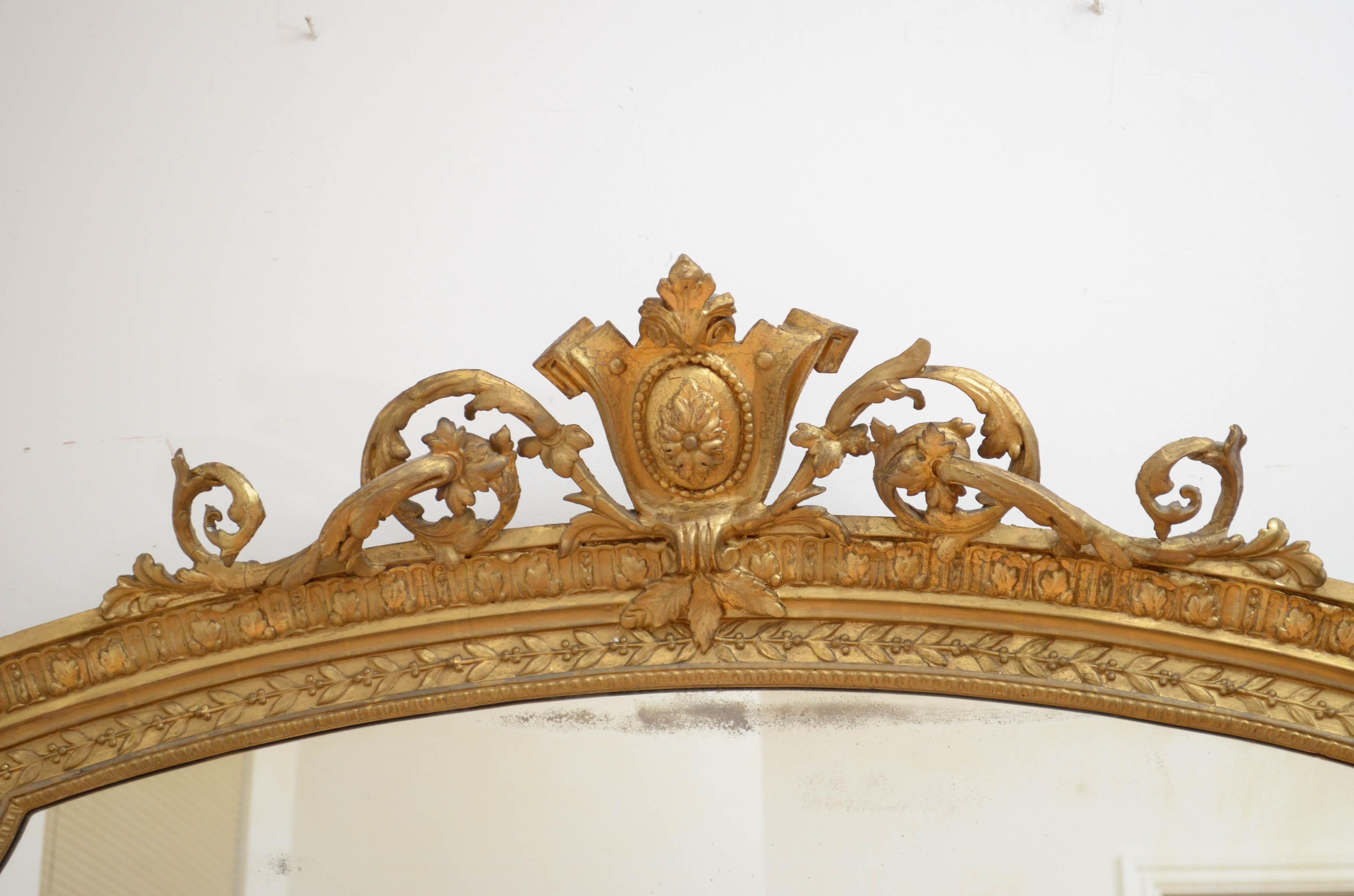 Grand miroir anglais à trumeau en bois doré en vente 6
