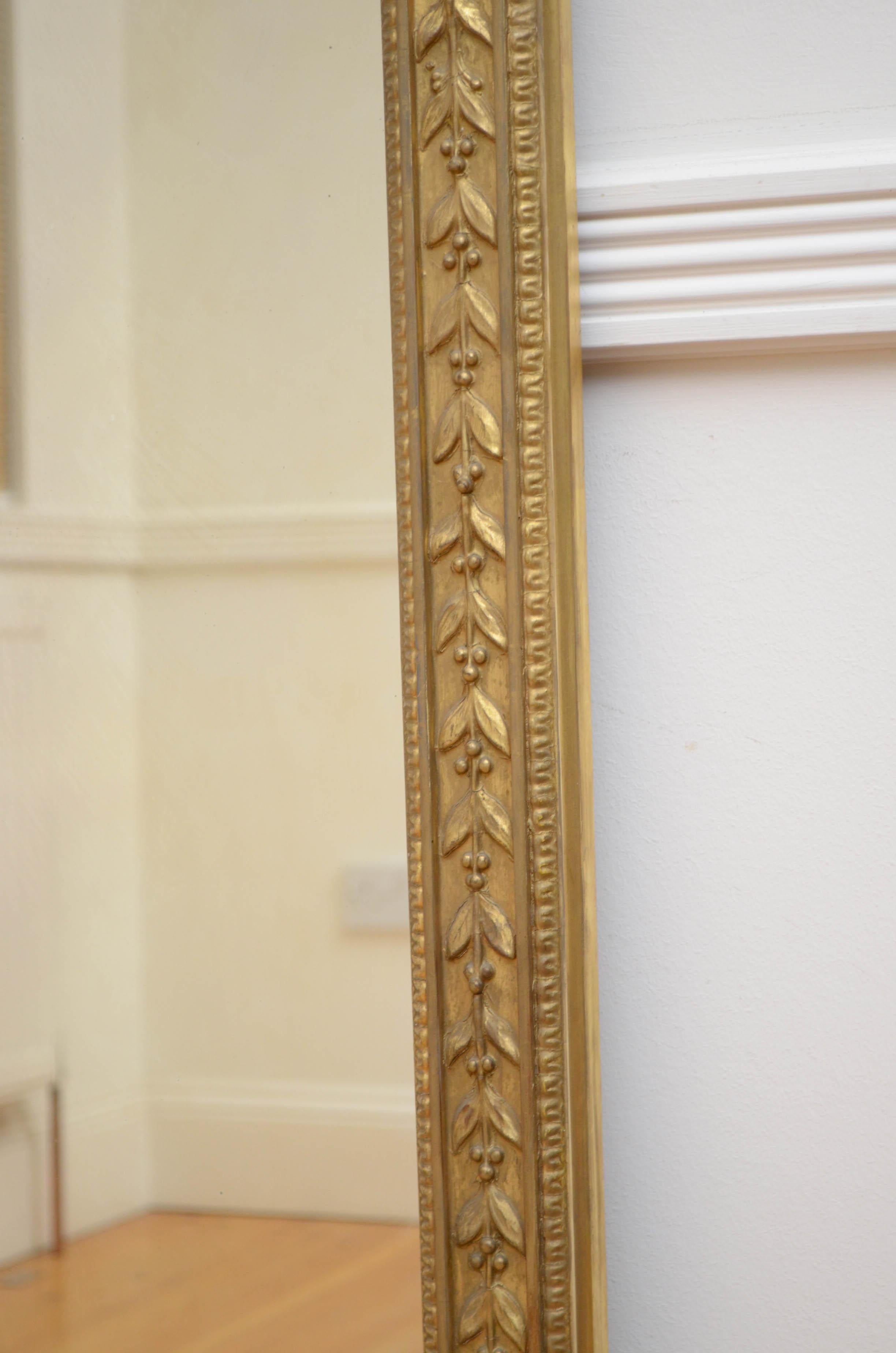 Grand miroir anglais à trumeau en bois doré en vente 9