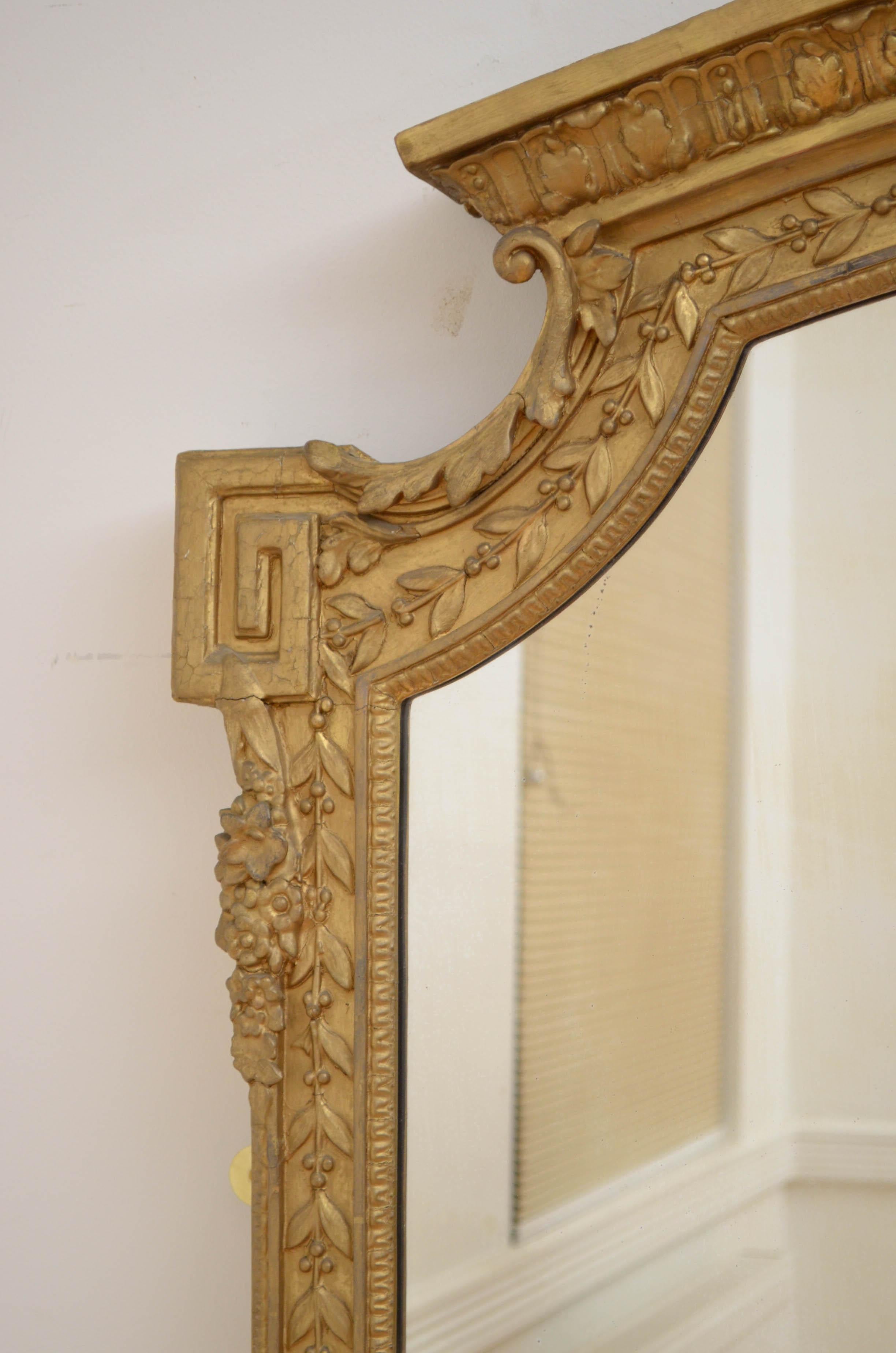 Grand miroir anglais à trumeau en bois doré en vente 2