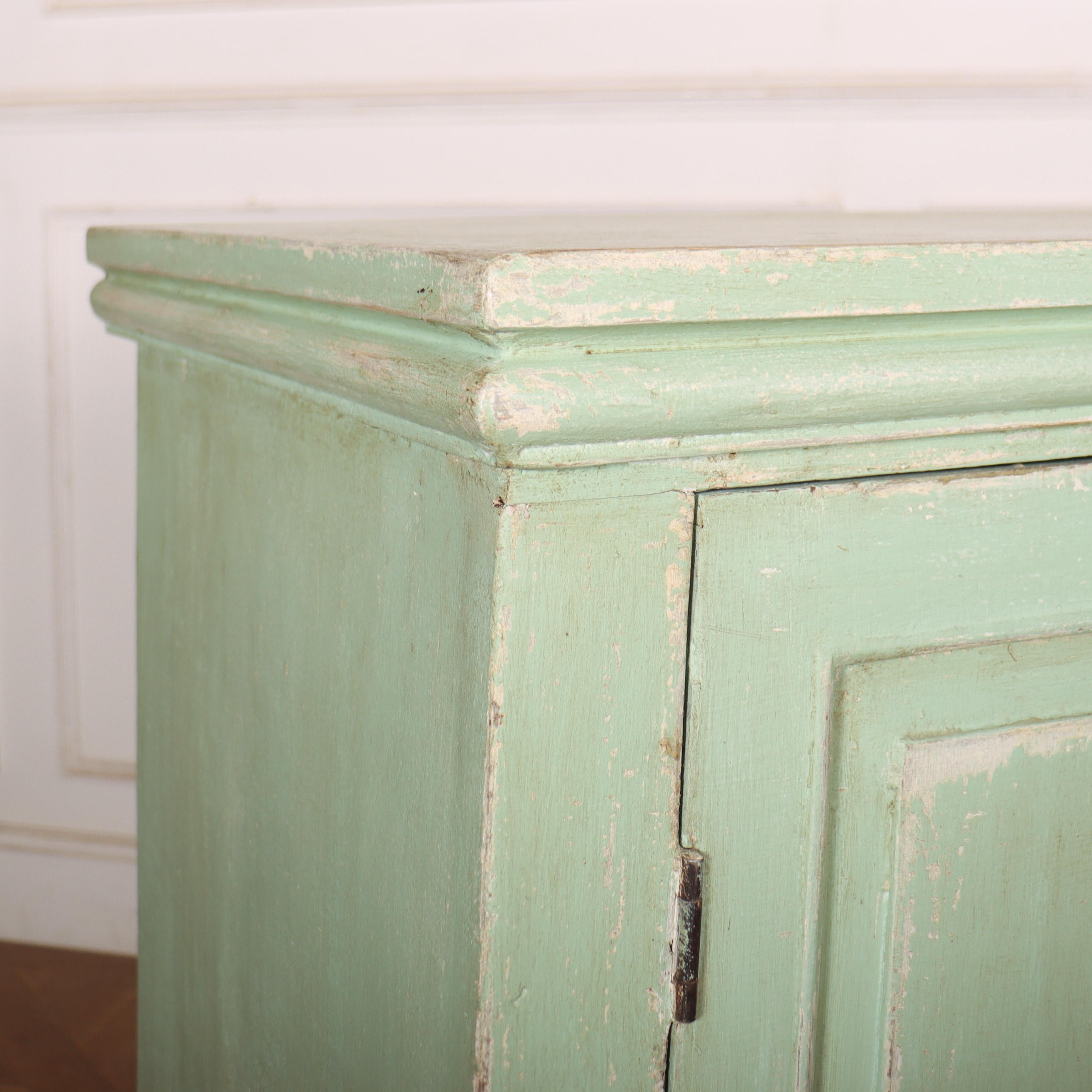 Grande buffet inglese dipinto in vendita 2