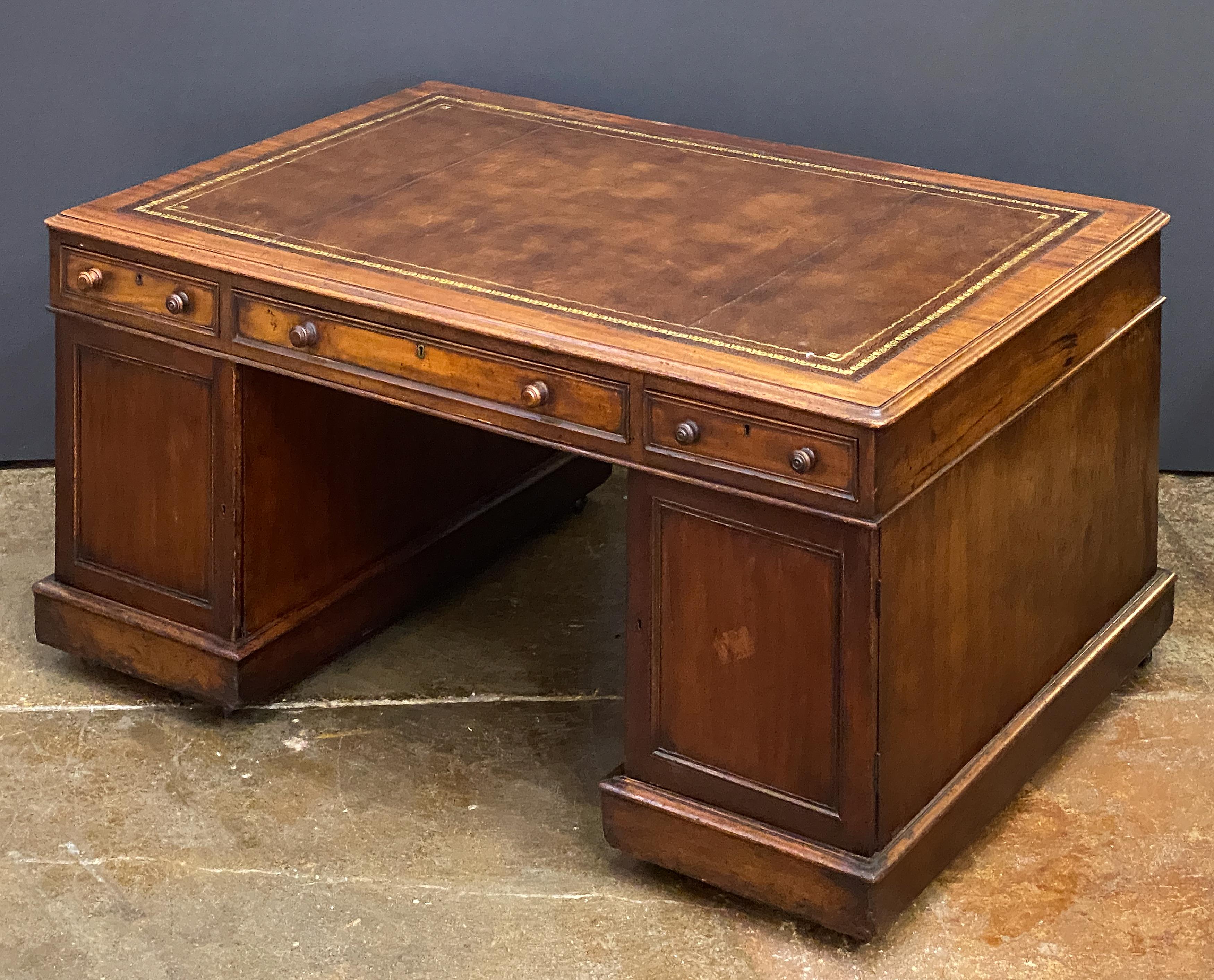 Large English Partner's Pedestal Desk of Mahogany with Embossed Leather Top For Sale 1