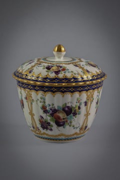 Large English Porcelain Covered Sugar Bowl, Worcester, Circa 1770