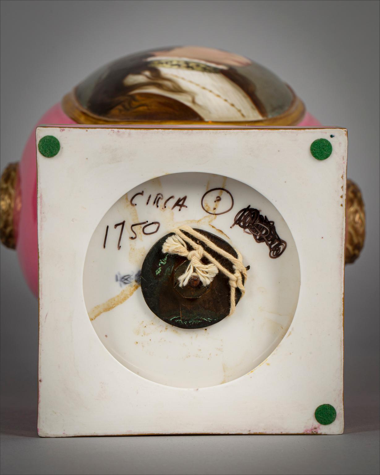 Grande vaso coperto di porcellana inglese con ritratto, Crown Derby, datato 1881 in vendita 4